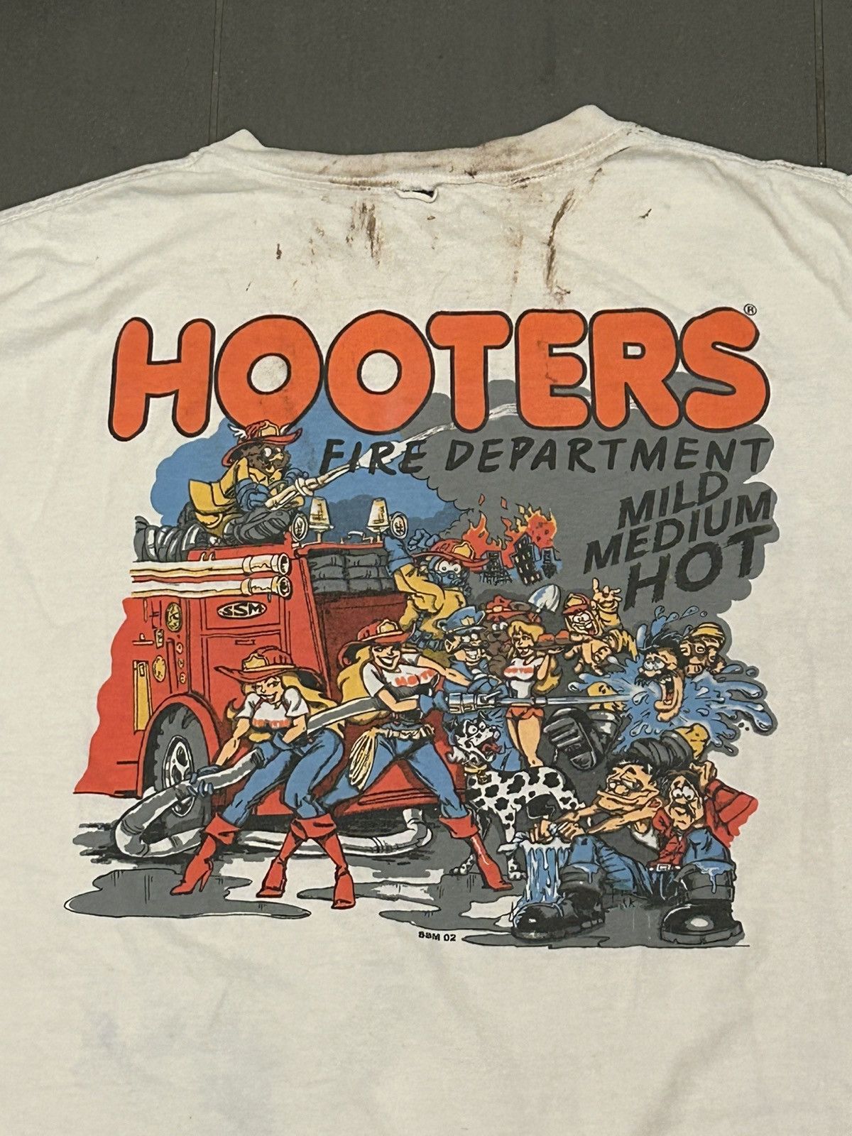 Other Trashed vintage hooters graphic tee Size US XL / EU 56 / 4 - 1 Thumbnail