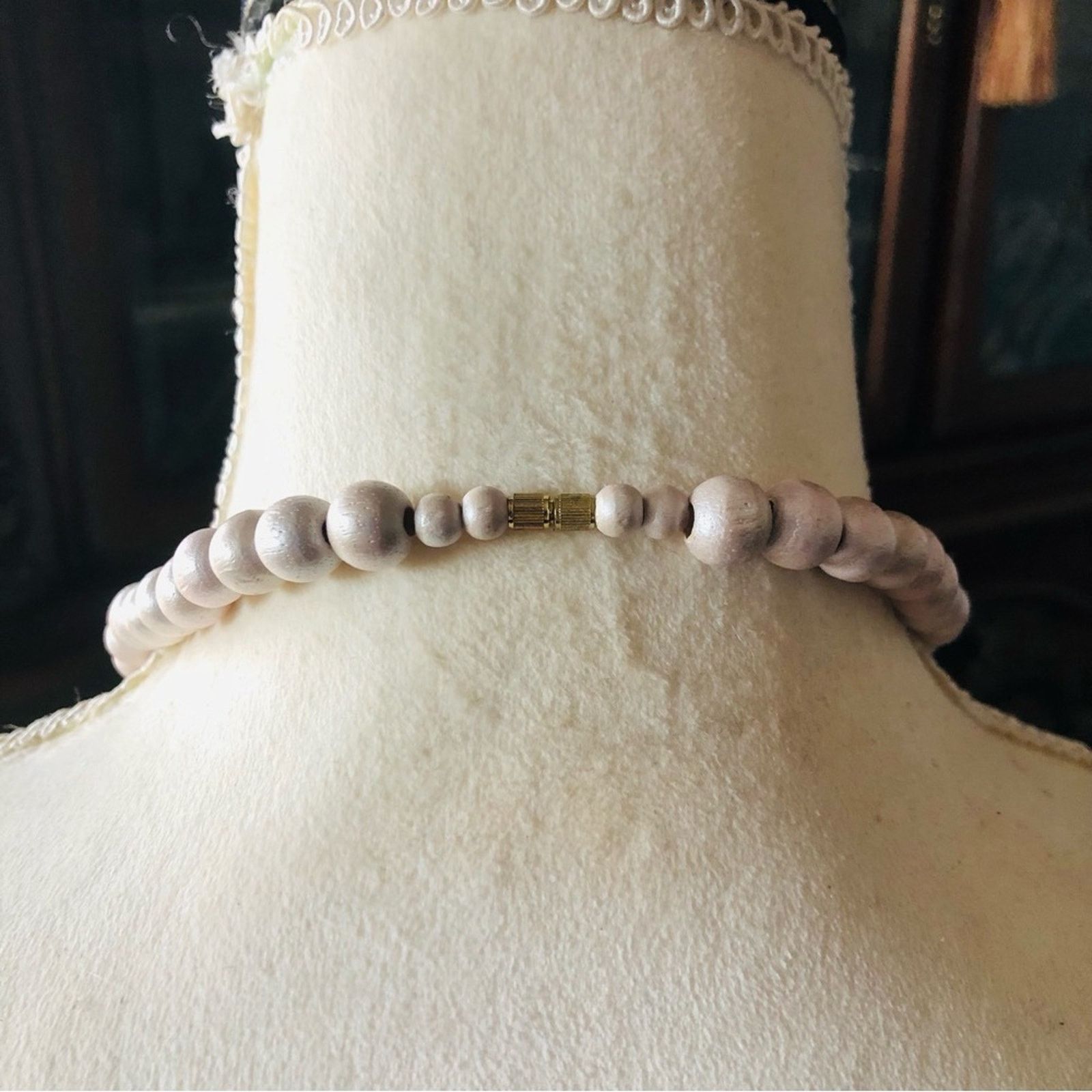 Vintage Vintage pink and pearl tone wood bead necklace Size ONE SIZE - 7 Thumbnail