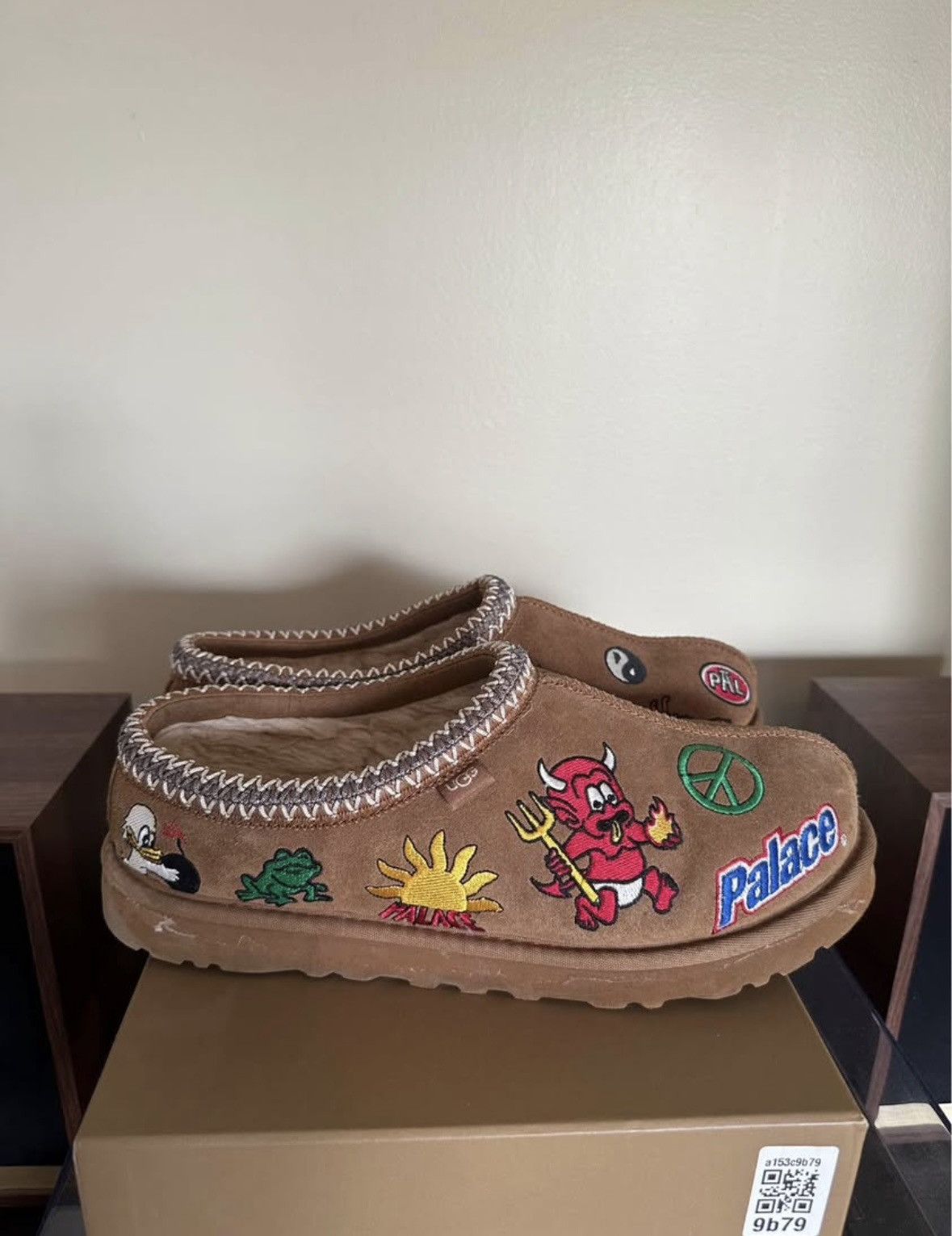 Palace × Ugg Ugg x Palace Tasmans Size US 10 / EU 43 - 2 Thumbnail