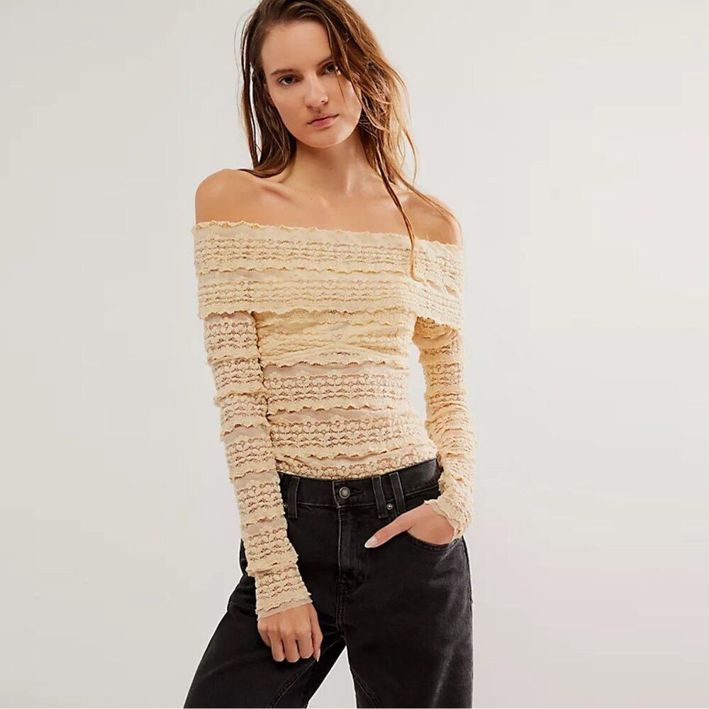 Free People NWT New Free People Cream Lace Sanna Bodysuit Size L Size L / US 10 / IT 46 - 1 Thumbnail