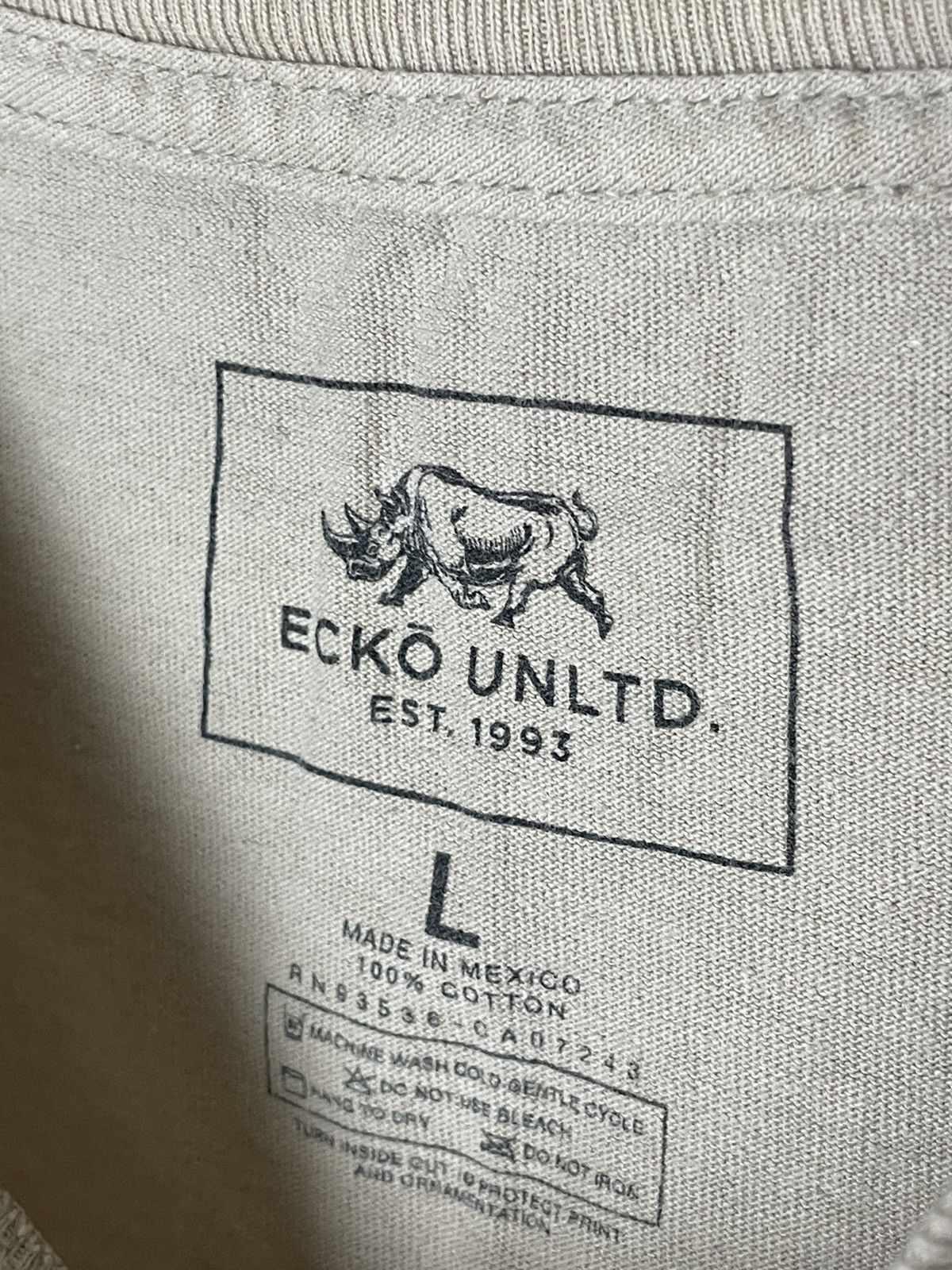 Ecko Unltd. × Vintage Ecko Unltd. Rhinoceros Camo Logo Beige Oversized Tee Shirt Size US L / EU 52-54 / 3 - 8 Thumbnail