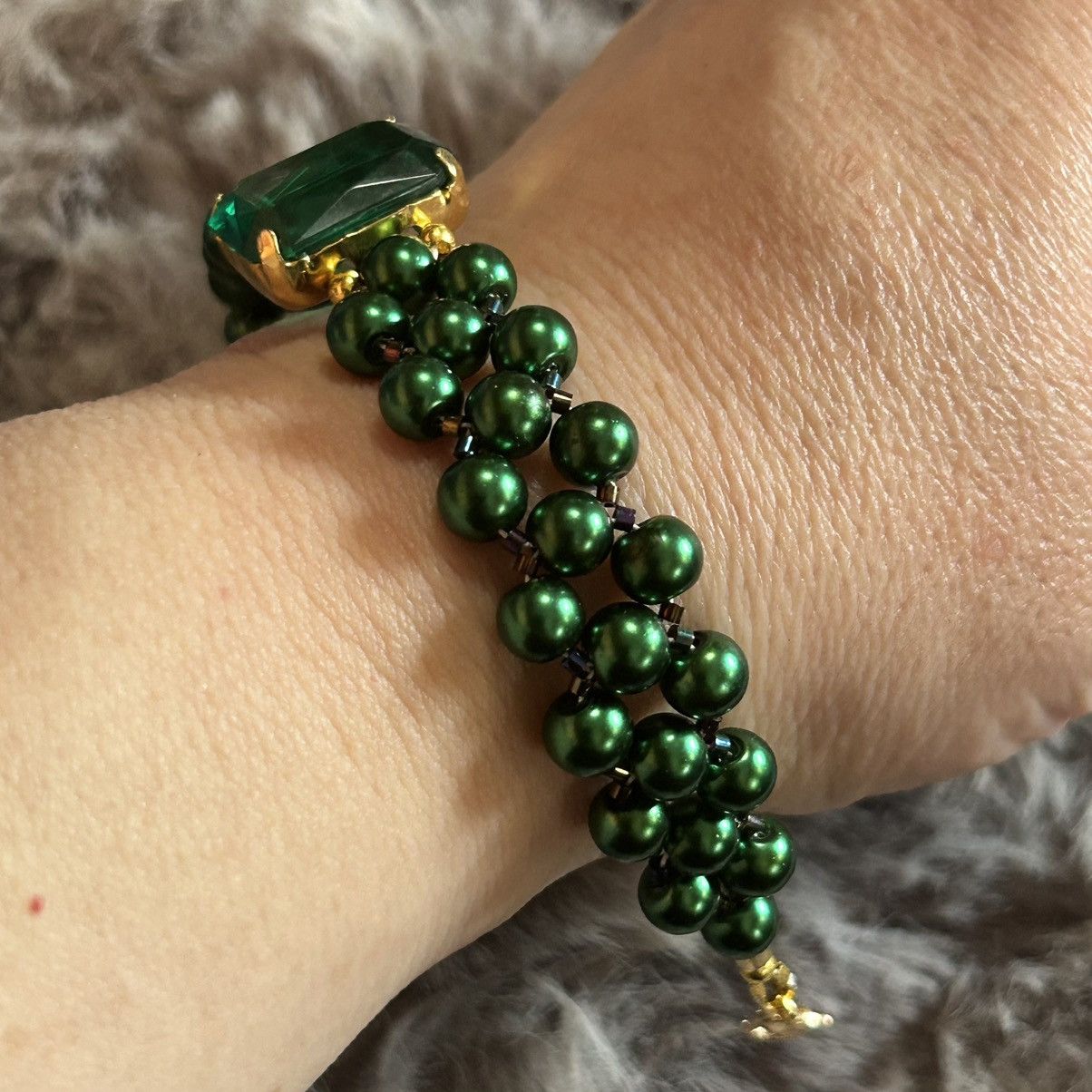 Handmade Handcrafted emerald green Czech glass pearl rainbow bracelet Size ONE SIZE - 2 Thumbnail