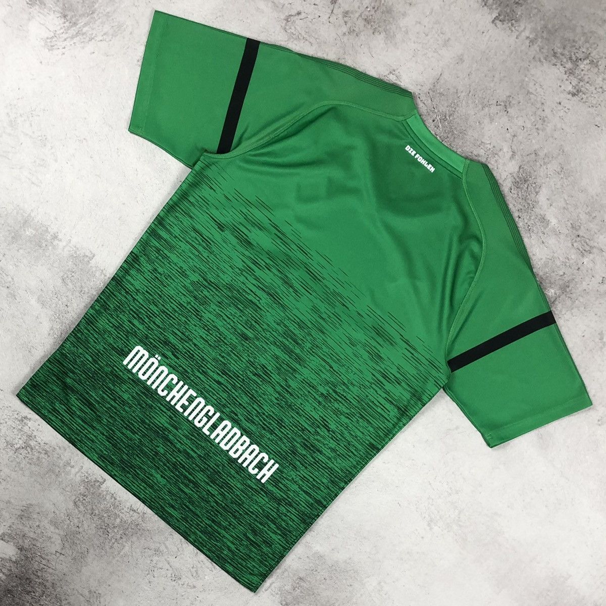 Puma Borussia Monchengladbach 2018-2019 Puma Third Soccer Jersey Size US M / EU 48-50 / 2 - 15 Thumbnail