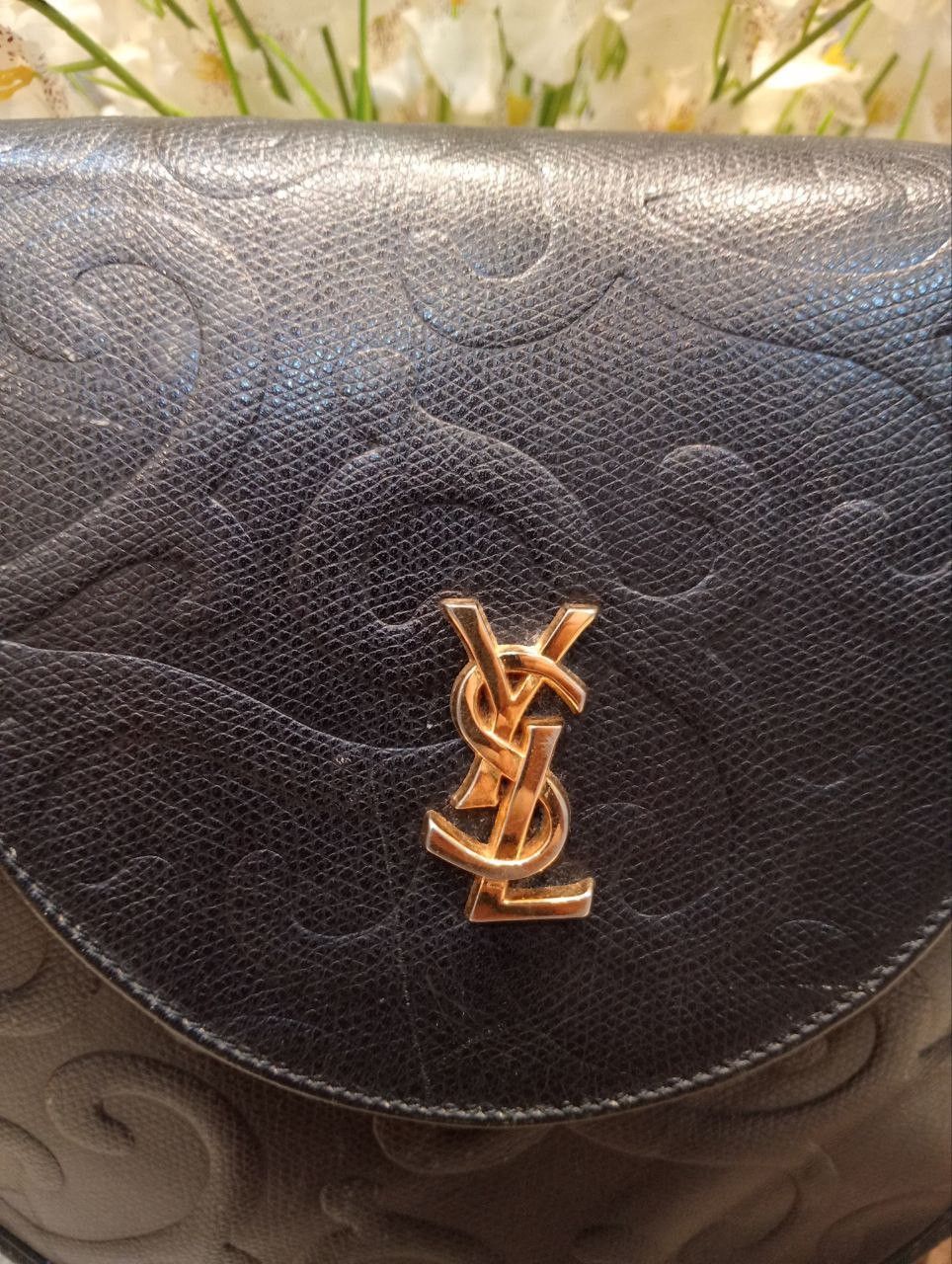 Yves Saint Laurent YVES SAINT LAURENT BLACK LEATHER ARABESQUE SHOULDER BAG Size ONE SIZE - 5 Thumbnail