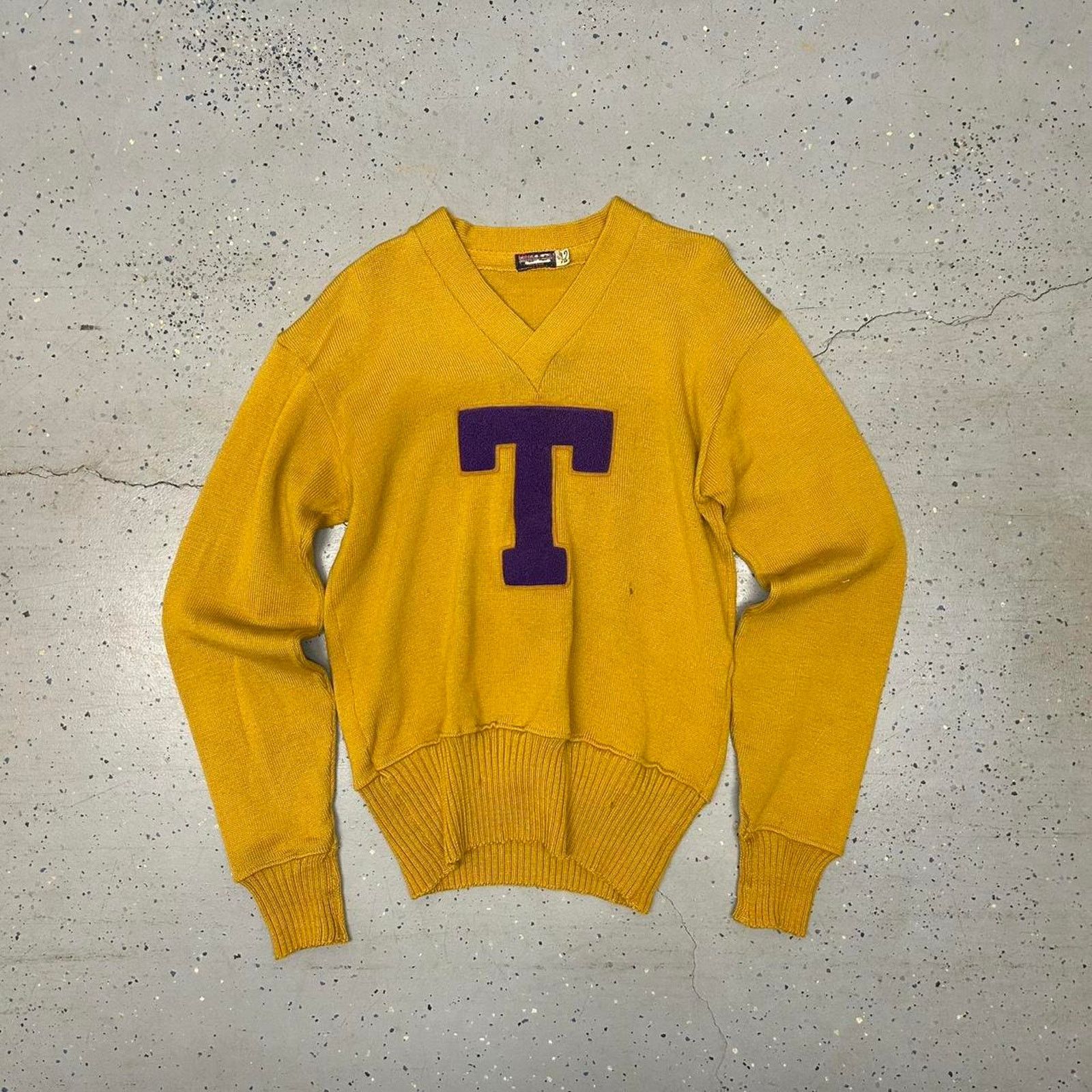Wilson VTG 1950s Wilson yellow and purple University sweater Size US L / EU 52-54 / 3 - 1 Thumbnail