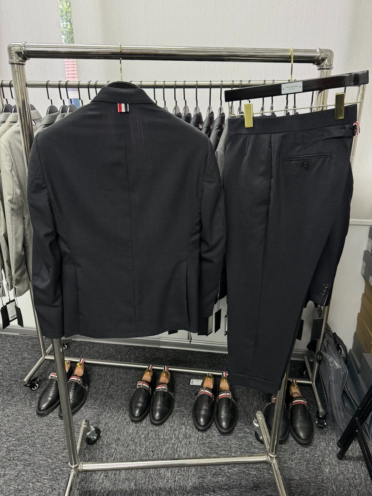 Thom Browne Thom Browne Men's Charcoal Gray Classic Suit Size 0 Rare Size US XS / EU 42 / 0 - 2 Thumbnail