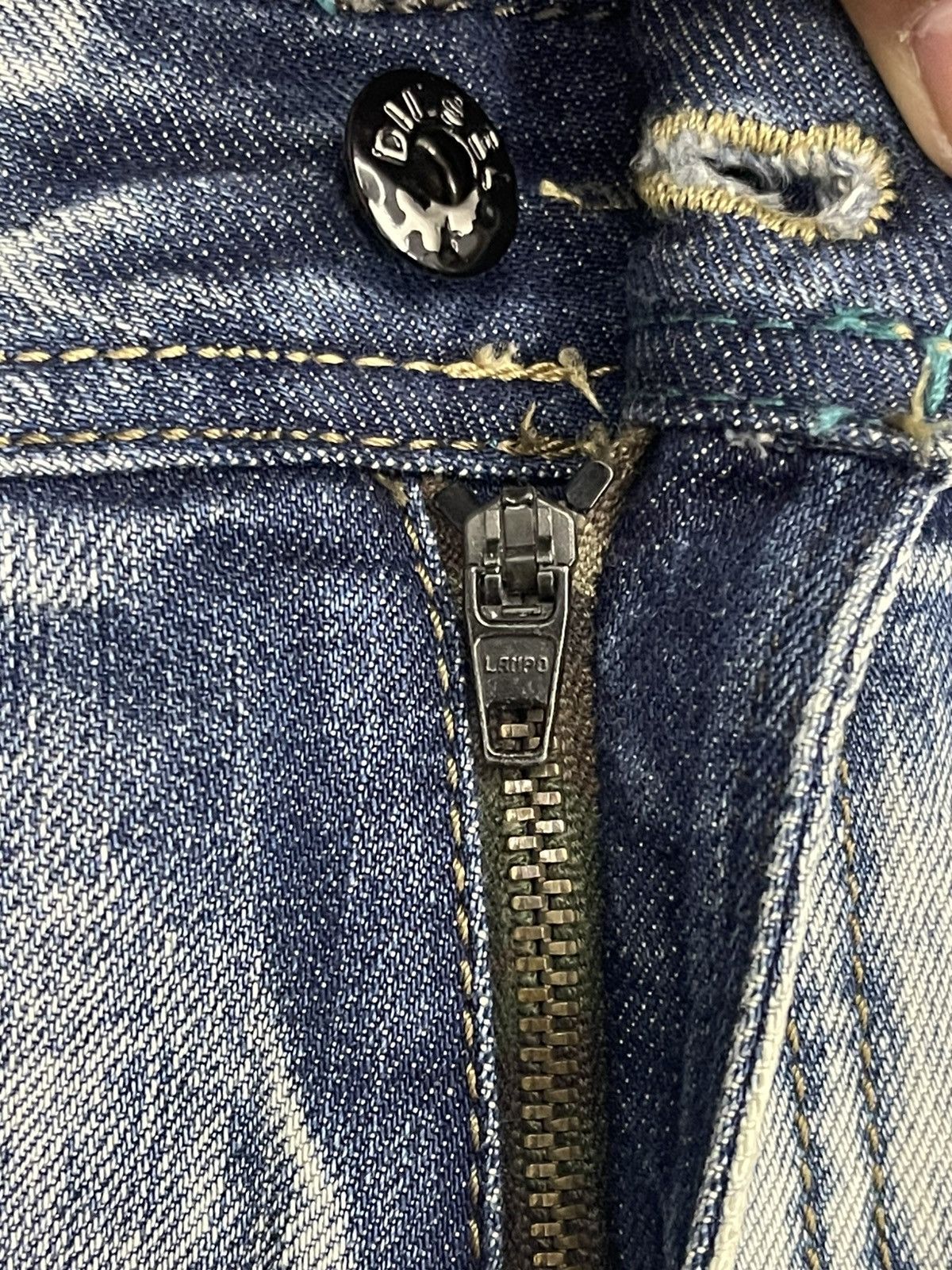 Diesel Diesel Krooley 0813Z Regular Slim-Carrot Distressed Jeans Size US 30 / EU 46 - 11 Thumbnail