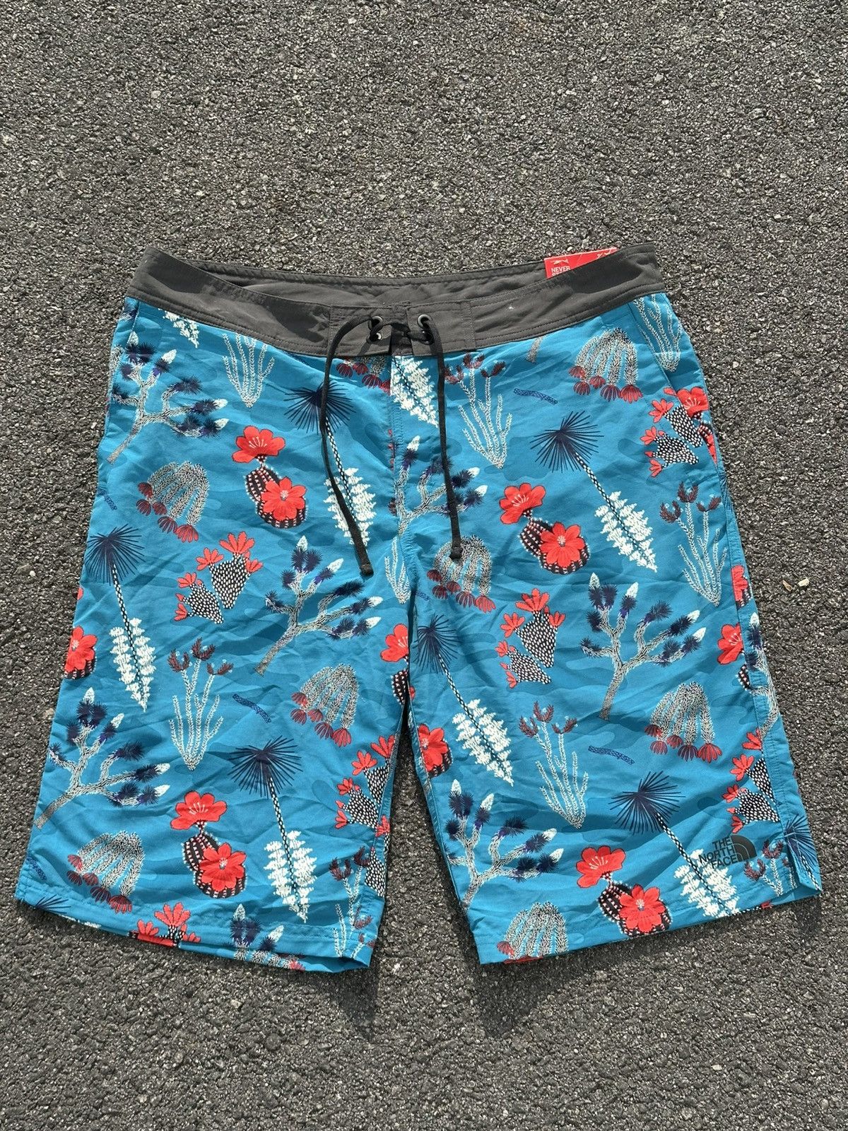 The North Face The North Face Men's Class V board shorts. Size US 34 / EU 50 - 1 Thumbnail