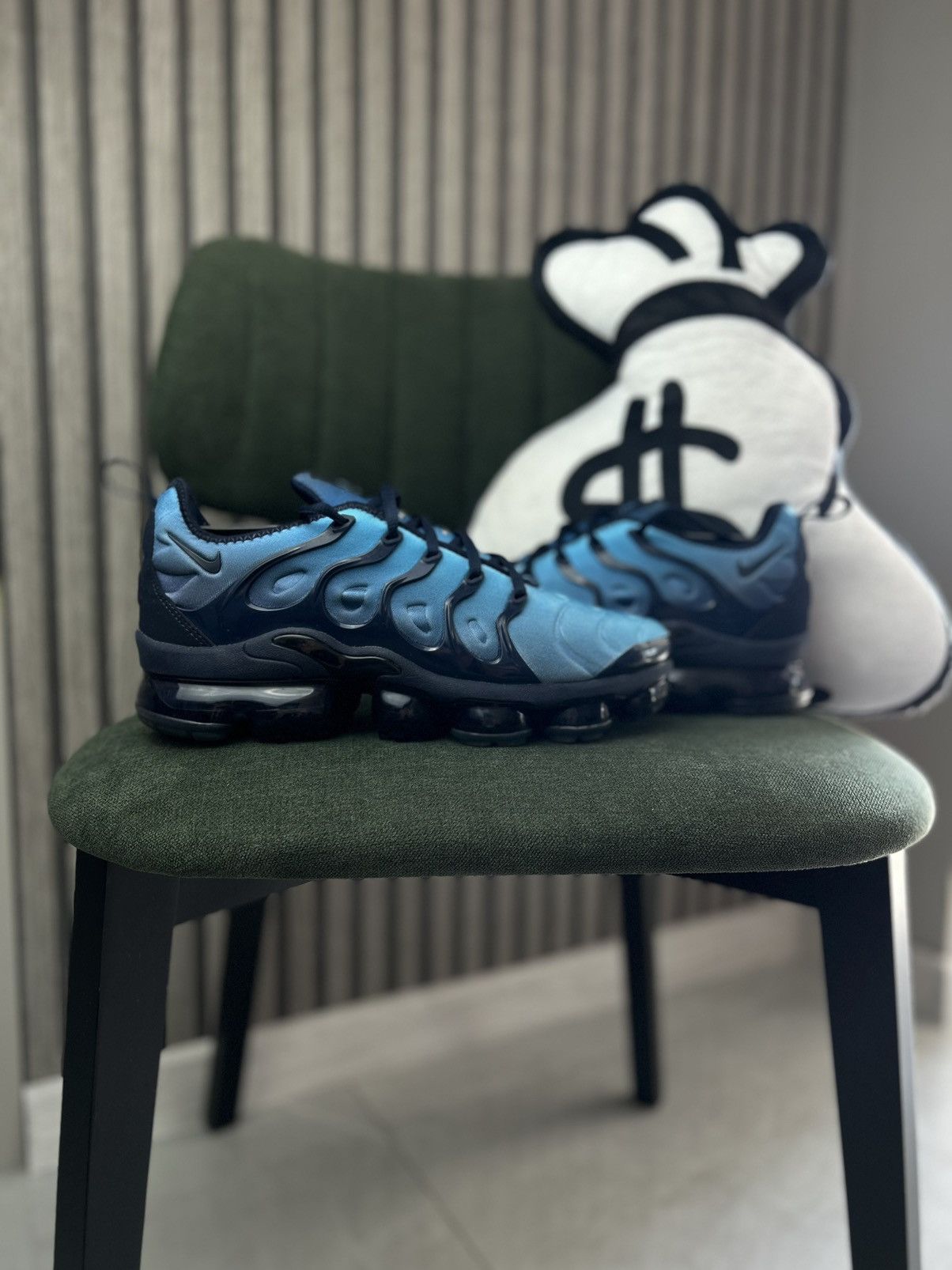 Nike NIKE VAPORMAX PLUS TN BLUE size 8.5 Size US 8.5 / EU 41-42 - 1 Thumbnail
