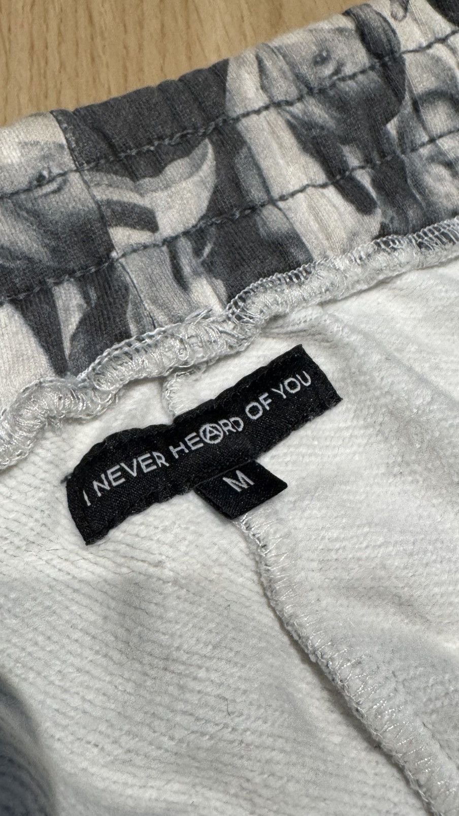 ineverheardofyou Celebrity sweatpants ineverheardofyou middle finger f you Size US 32 / EU 48 - 12 Thumbnail
