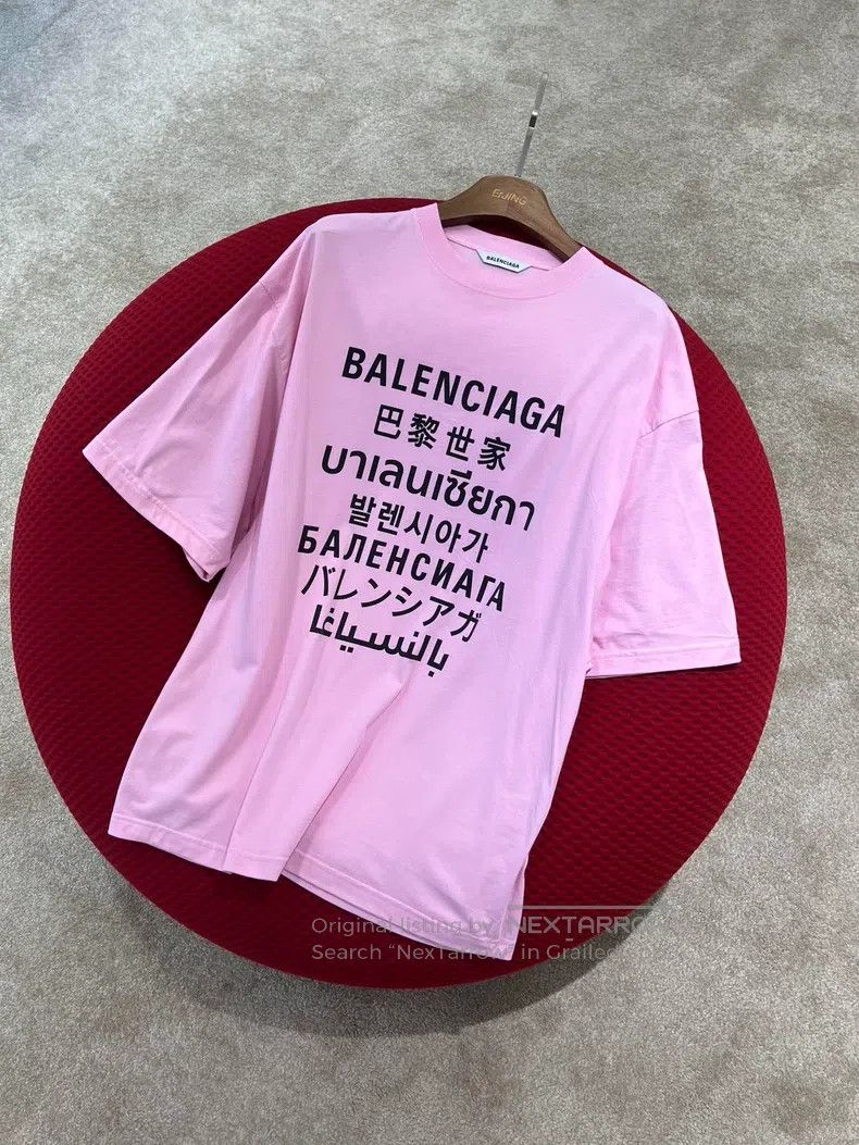 Balenciaga Balenciaga Logo multilingual printed short-sleeve regular Size US S / EU 44-46 / 1 - 5 Thumbnail