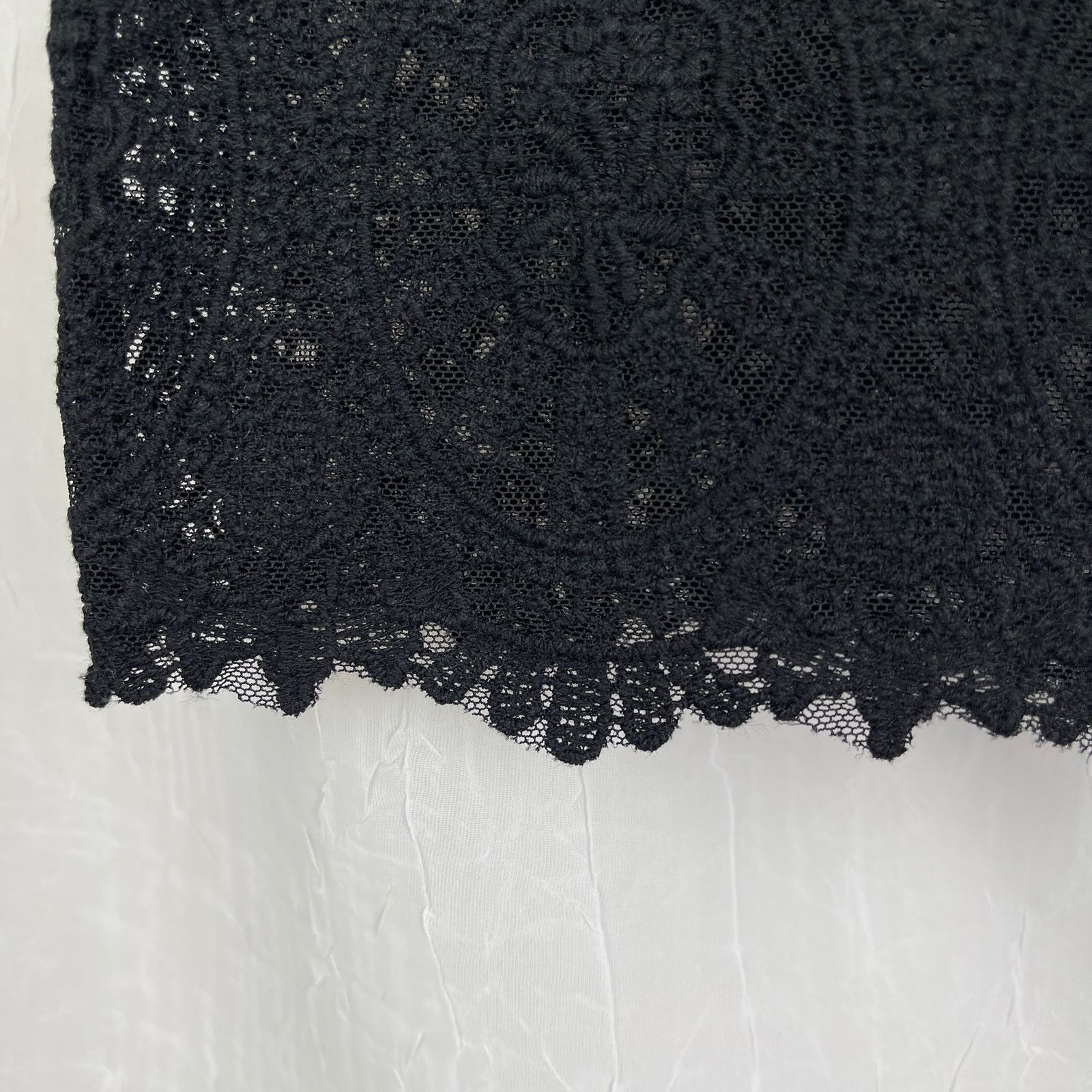 Forever 21 Black Sheer Mesh Lace T Shirt Scalloped Hem Forever 21 Small Size S / US 4 / IT 40 - 12 Thumbnail