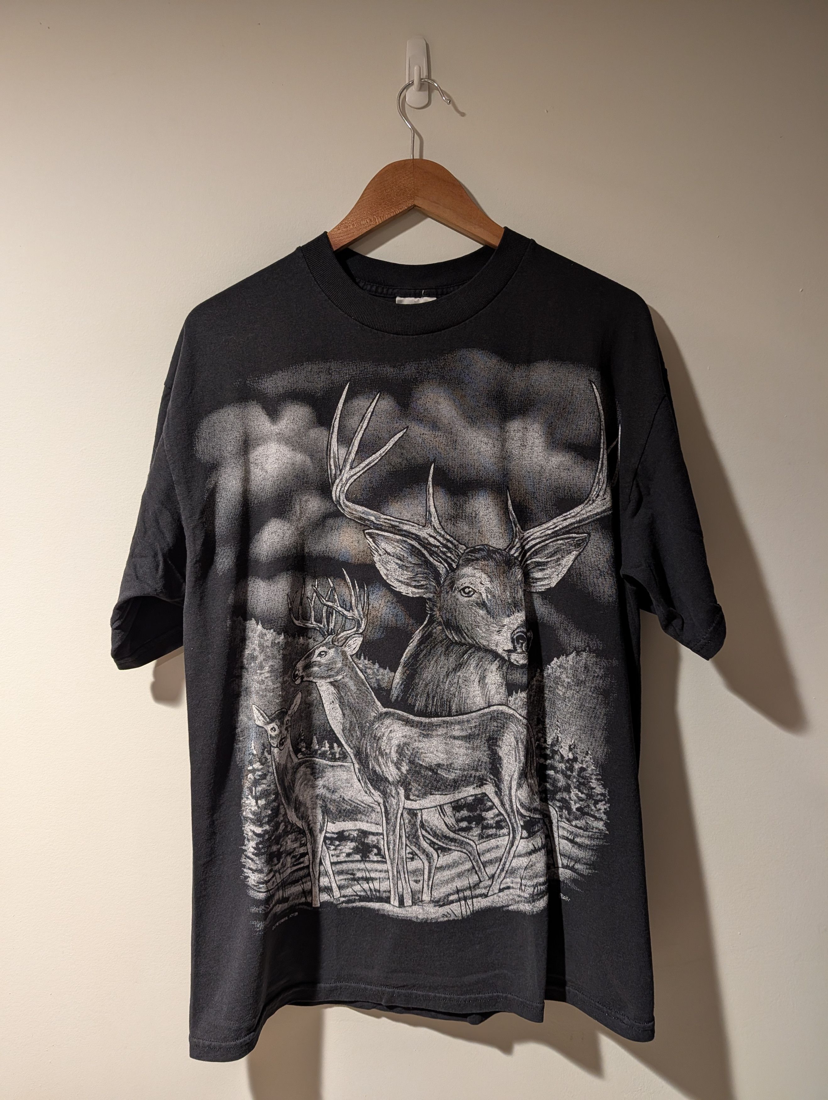 Arts & Science Vintage 90s Deer Animal Nature Wildlife X-Large T-Shirt Size US XL / EU 56 / 4 - 1 Thumbnail