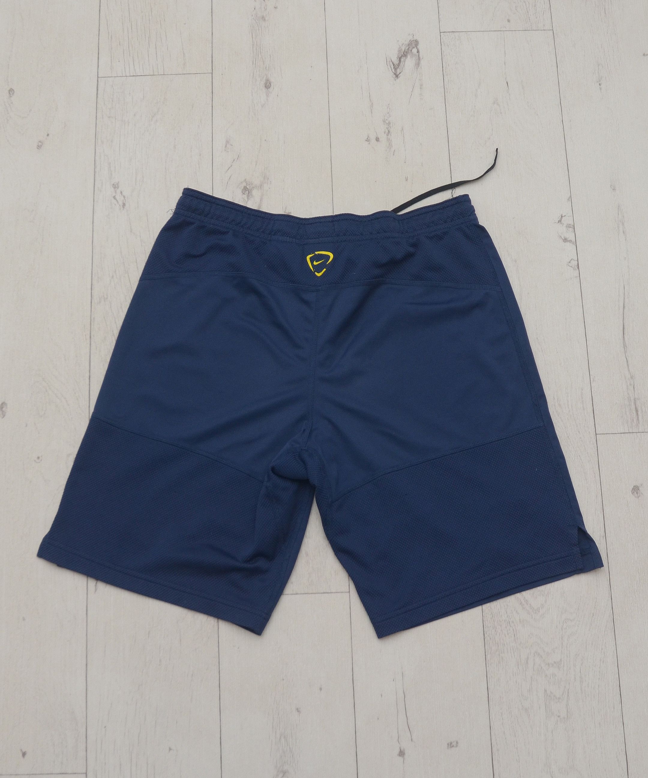 Nike Vintage Y2K Nike FC Barcelona Home Soccer Shorts Mens S Blue Size US 30 / EU 46 - 5 Thumbnail