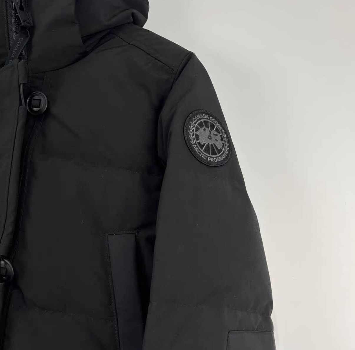Canada Goose Canada Goose Mid-length Hooded Down Jacket J42 Size US S / EU 44-46 / 1 - 4 Thumbnail
