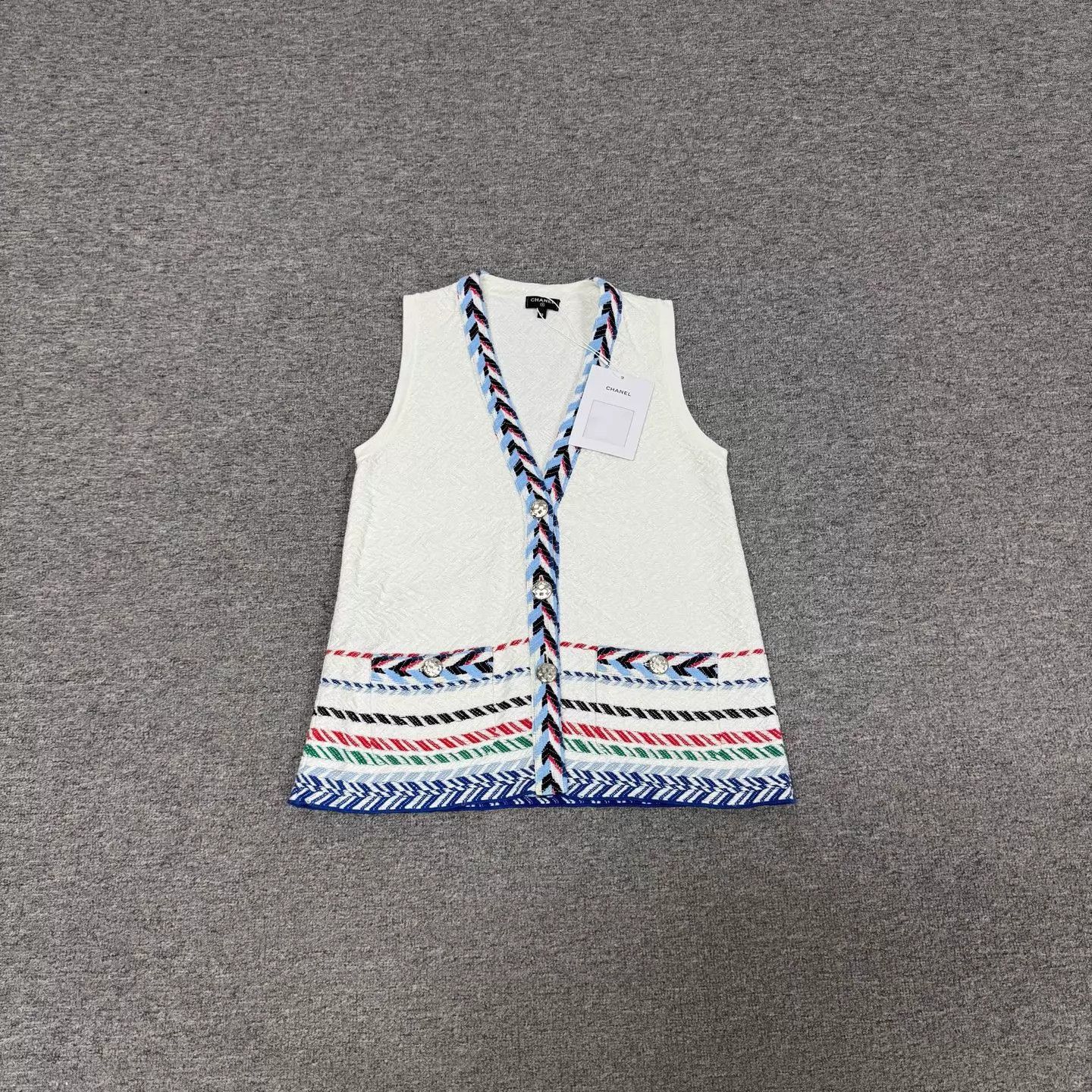 Chanel Chanel white striped V-neck sleeveless knit cami Size XS / US 0-2 / IT 36-38 - 1 Thumbnail