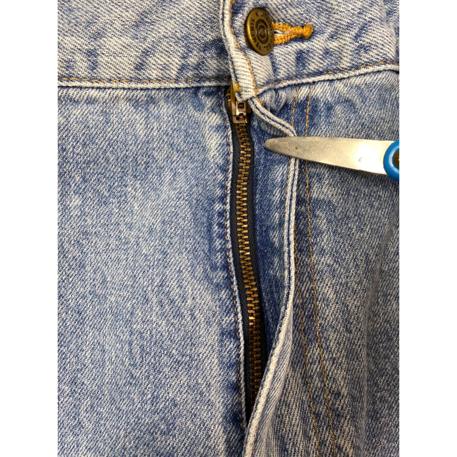 Eddie Bauer VINTAGE Eddie Bauer Denim Jeans Mens 44x34 Blue Light Wash Straight Regular 31in 10819 Size US 44 / EU 60 - 3 Thumbnail