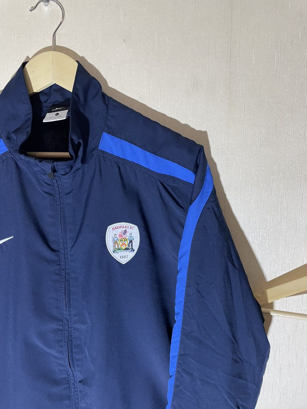 Nike Nike Barnsley light soccer jacket Size US L / EU 52-54 / 3 - 2 Thumbnail