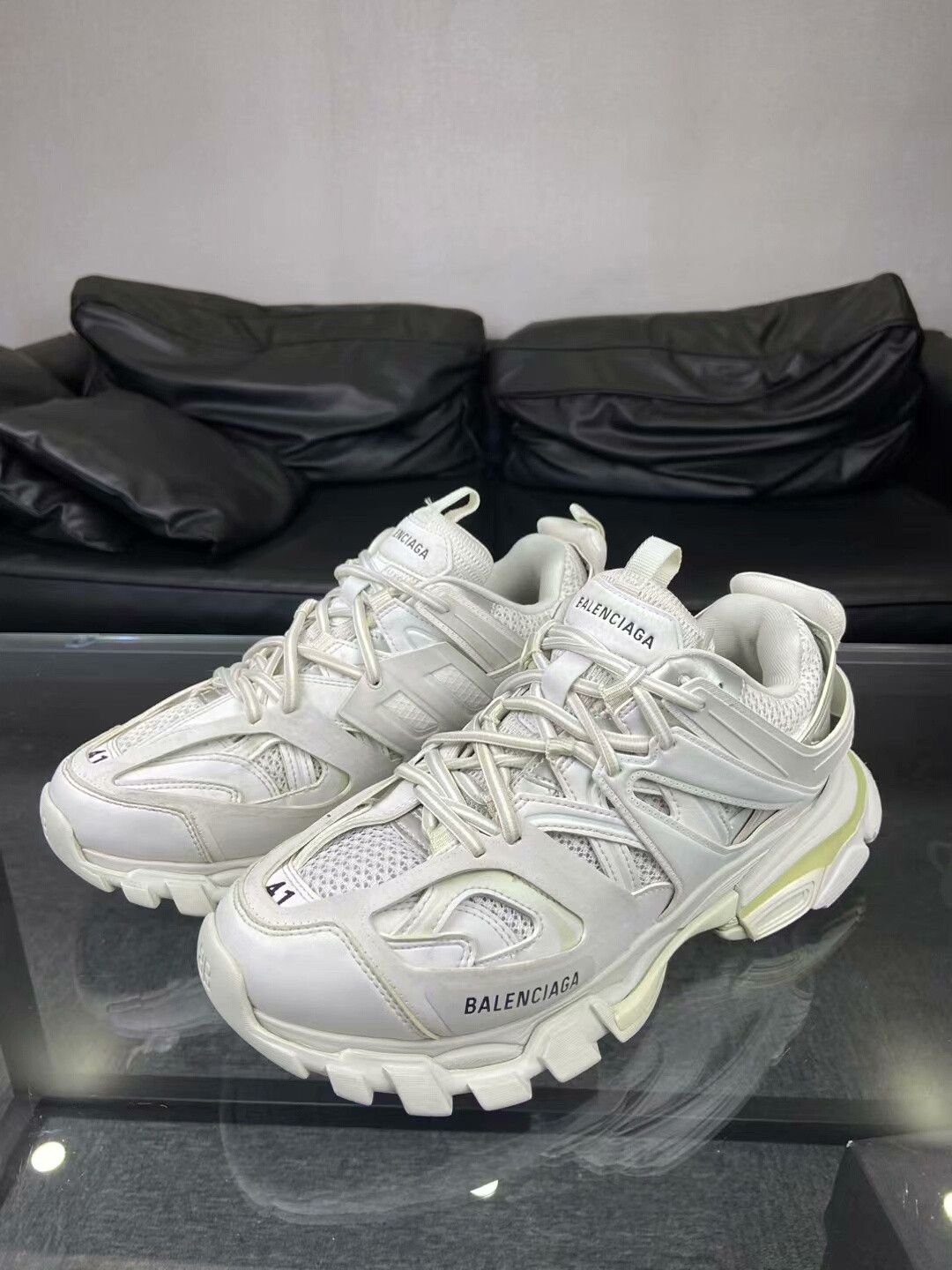 Balenciaga Balenciaga White Lowtop Sneakers us_10 Women Size US 10 / IT 40 - 1 Thumbnail