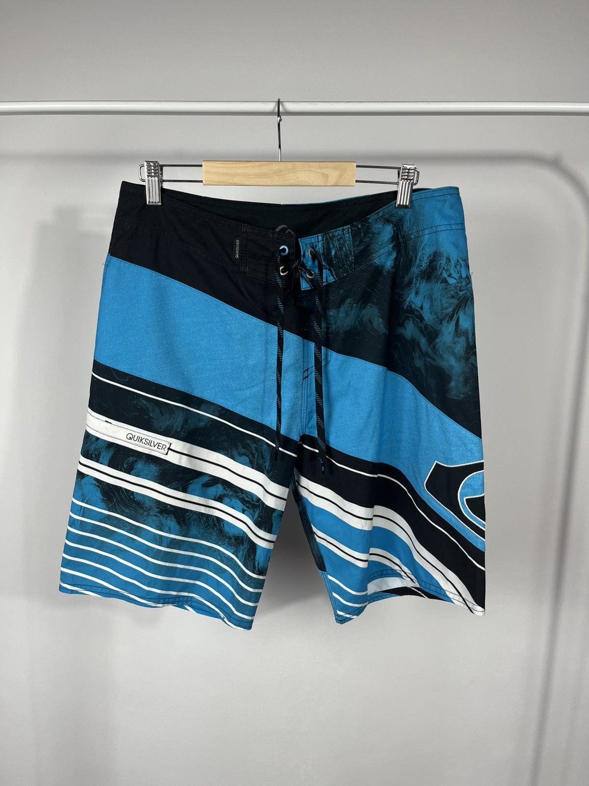 Quiksilver Quiksilver Board Shorts Blue Black Striped Surf Swim Trunks Size US 34 / EU 50 - 1 Thumbnail