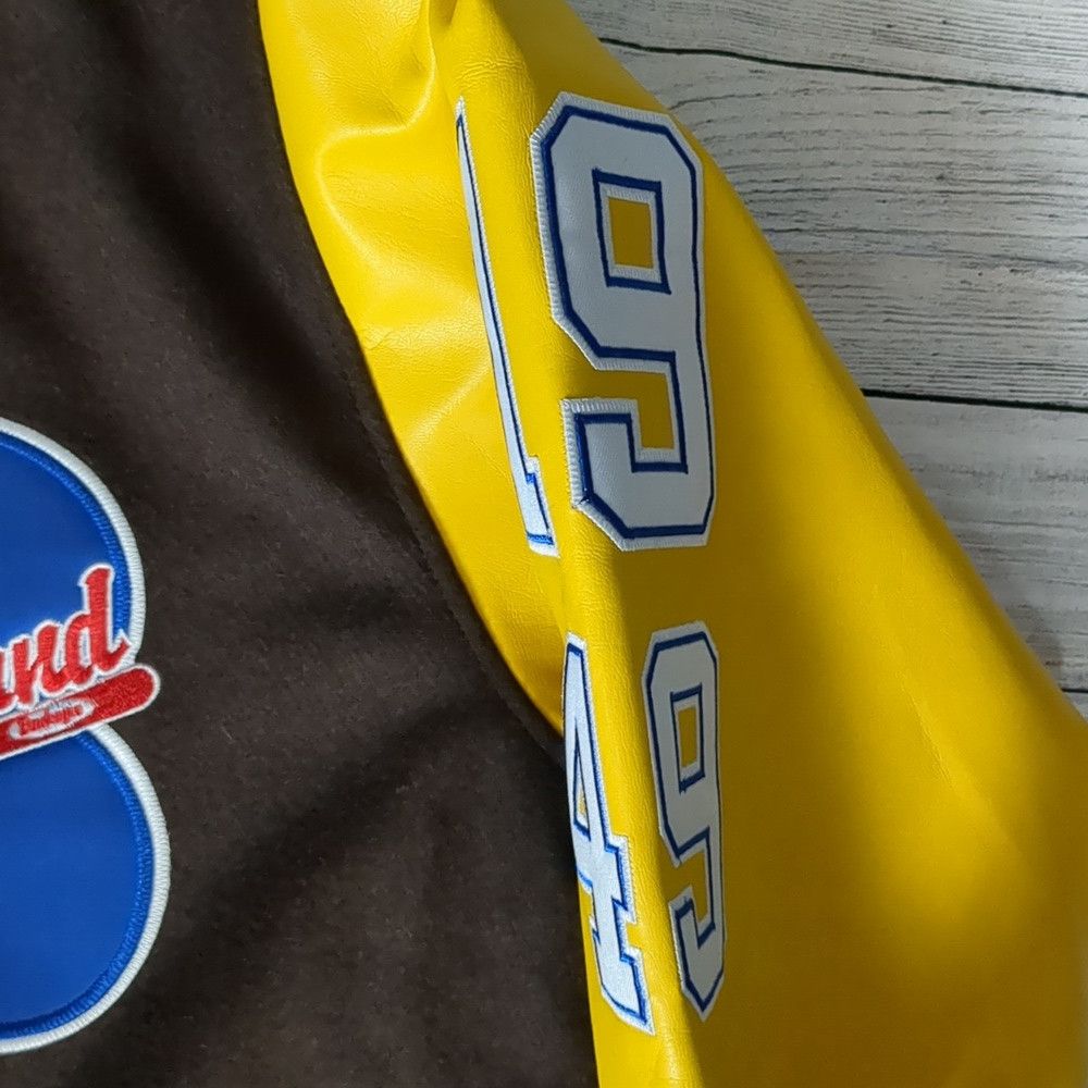 Other Headgear classics Cleveland Buckeye's Varsity jacket Size XL Size US XL / EU 56 / 4 - 3 Thumbnail