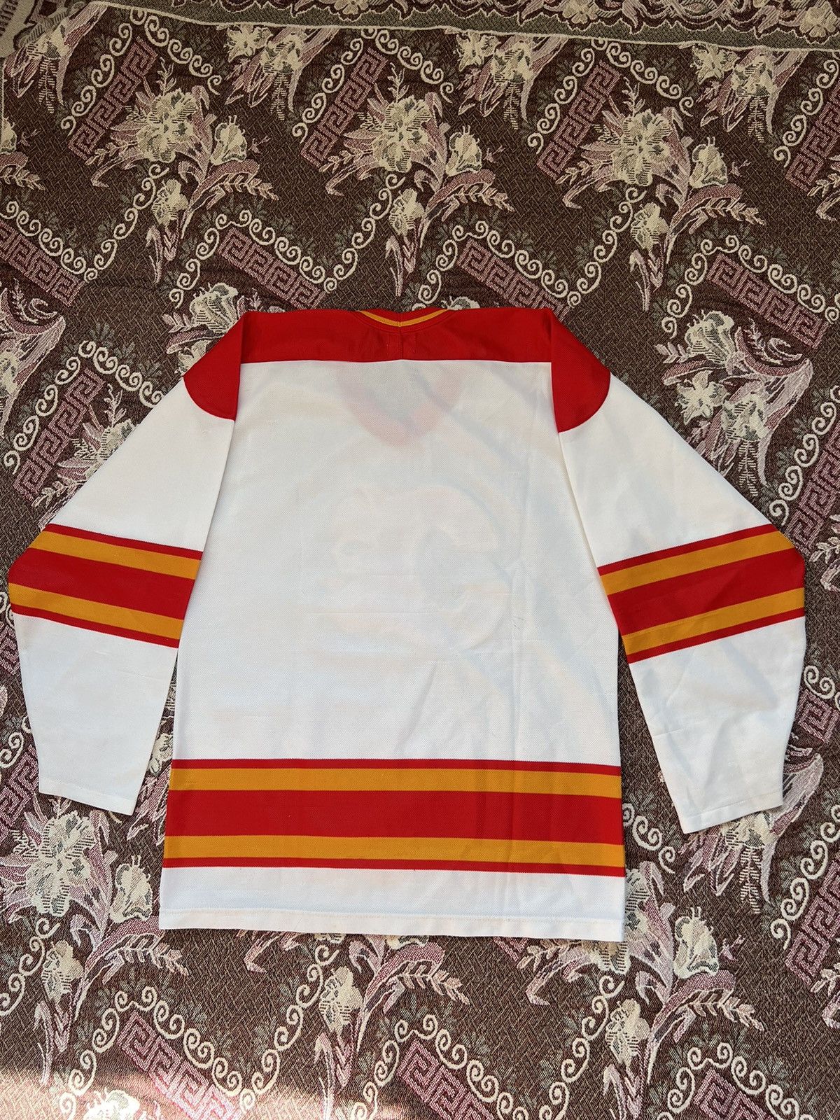 Ccm × NHL × Vintage Vintage Calgary Flames Hockey Jersey Size US M / EU 48-50 / 2 - 12 Thumbnail