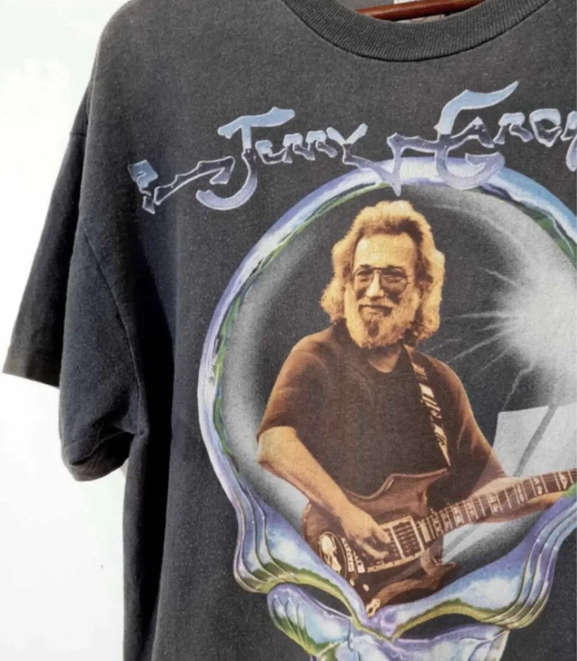 Grateful Dead Grateful dead jerry garcia vtg 1995 tshirt total fade L RARE Size US L / EU 52-54 / 3 - 3 Thumbnail