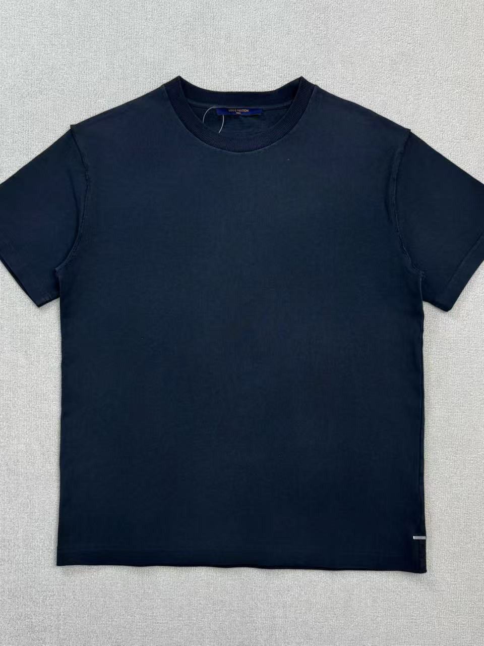 Louis Vuitton Louis Vuitton Staples Edition Logo T-Shirt Size S Size US S / EU 44-46 / 1 - 1 Thumbnail