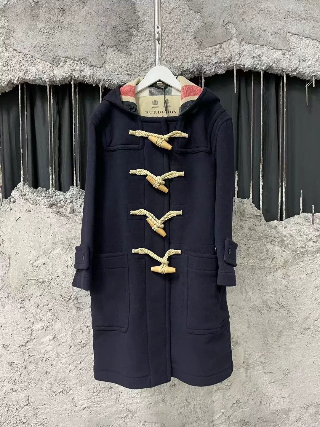 Burberry Burberry Navy Toggle Preppy Coat Size US 7 / EU 40 - 1 Thumbnail