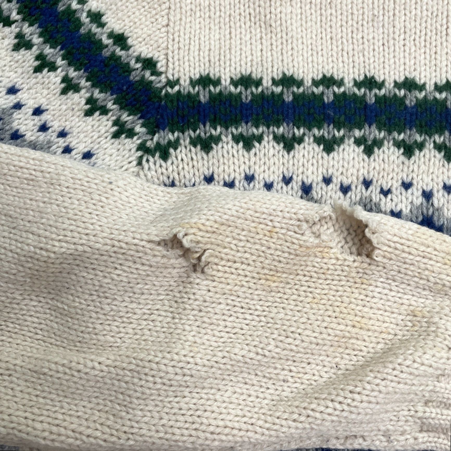 American Eagle Outfitters American Eagle Outfitters Pullover Sweater Men Medium Beige Fair Isle Knit Regular Fit Size US M / EU 48-50 / 2 - 5 Thumbnail