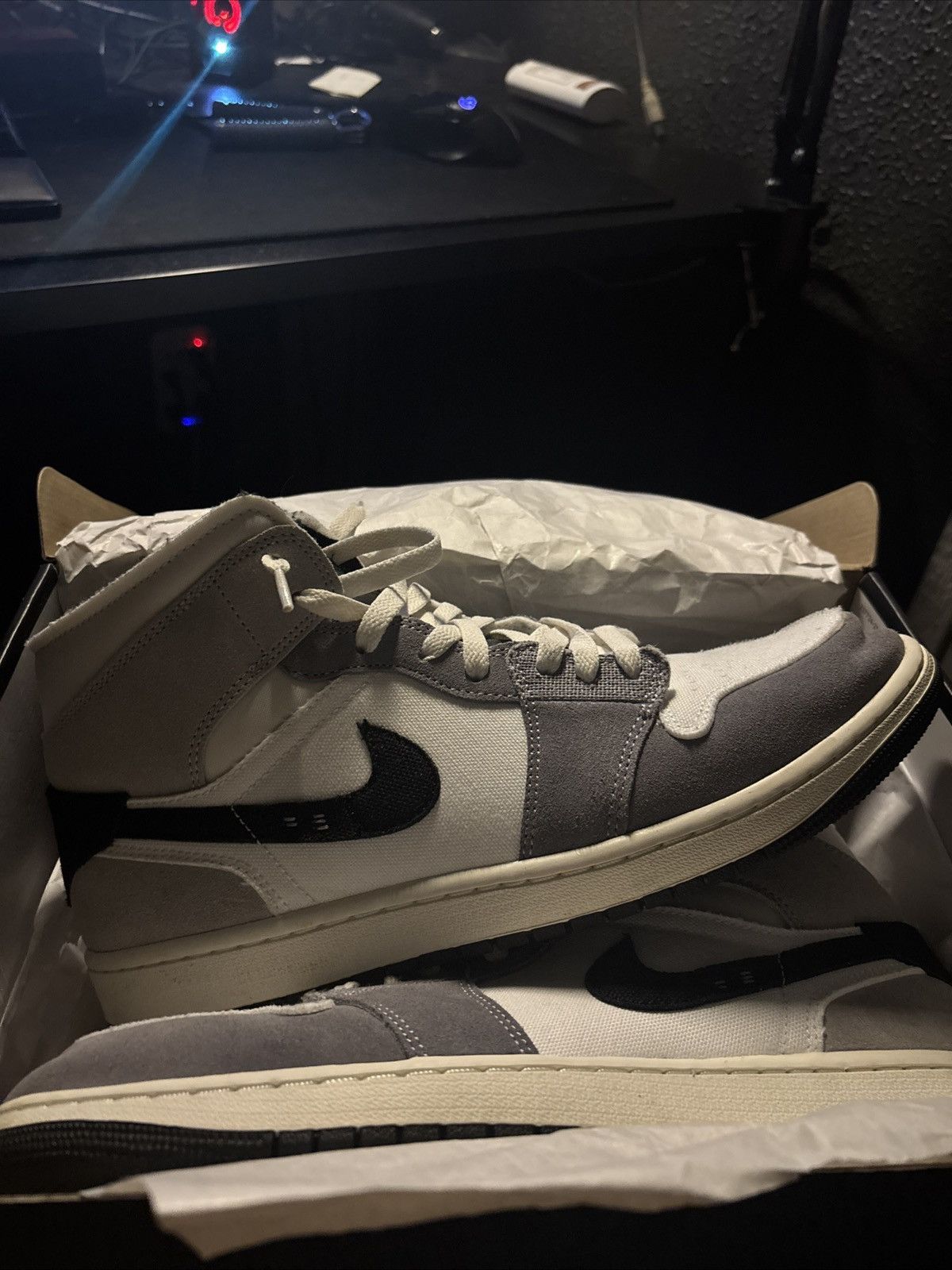 Jordan Brand Air Jordan 1 Mid SE Craft Cement Grey Size US 11.5 / EU 44-45 - 8 Thumbnail