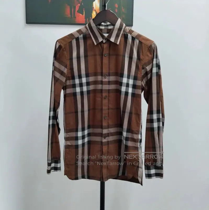 Burberry Burberry Spring Autumn Khaki Short Sleeve Shirt. Size XS / US 0-2 / IT 36-38 - 1 Thumbnail