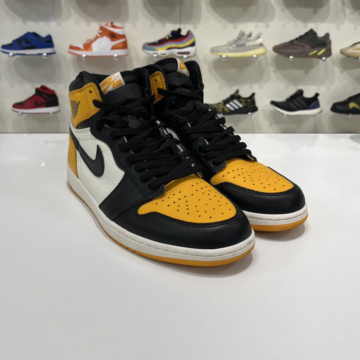 Nike Air Jordan 1 Retro High OG Taxi Size US 12 / EU 45 - 7 Thumbnail