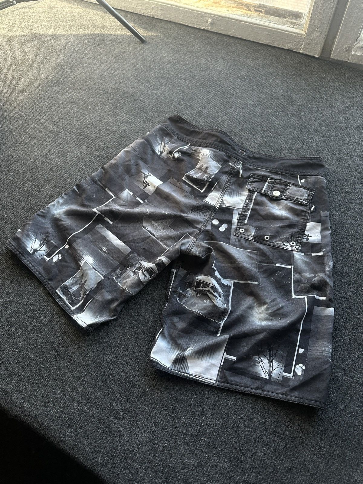 Quiksilver 🚨Vintage Quiksilver Shorts Big Logo Y2K Style 90s Surfing Size US 32 / EU 48 - 10 Thumbnail