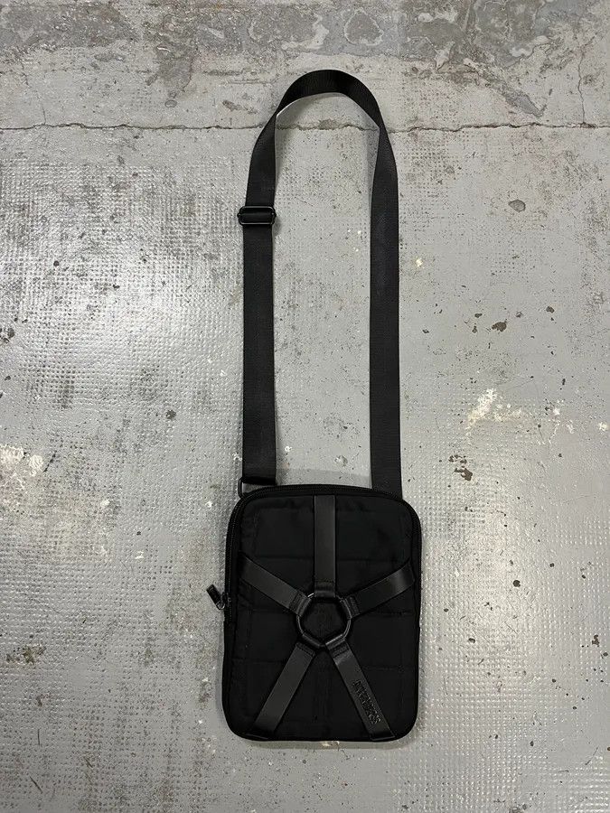 Dirk Bikkembergs 2000s Bikkembergs Harness Black Shoulder Bag Size ONE SIZE - 1 Thumbnail