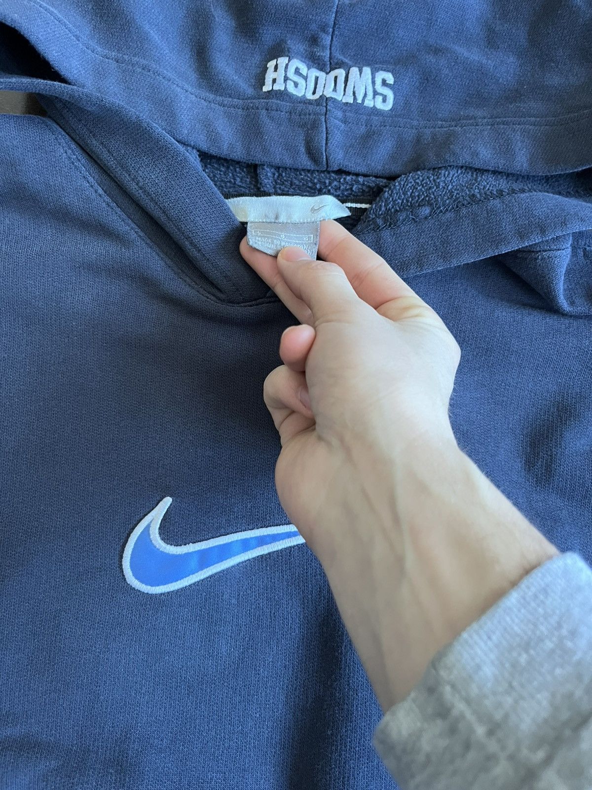 Nike Vintage Nike Center Swoosh Logo y2k 90’s Distressed Hoodie Size US L / EU 52-54 / 3 - 2 Thumbnail