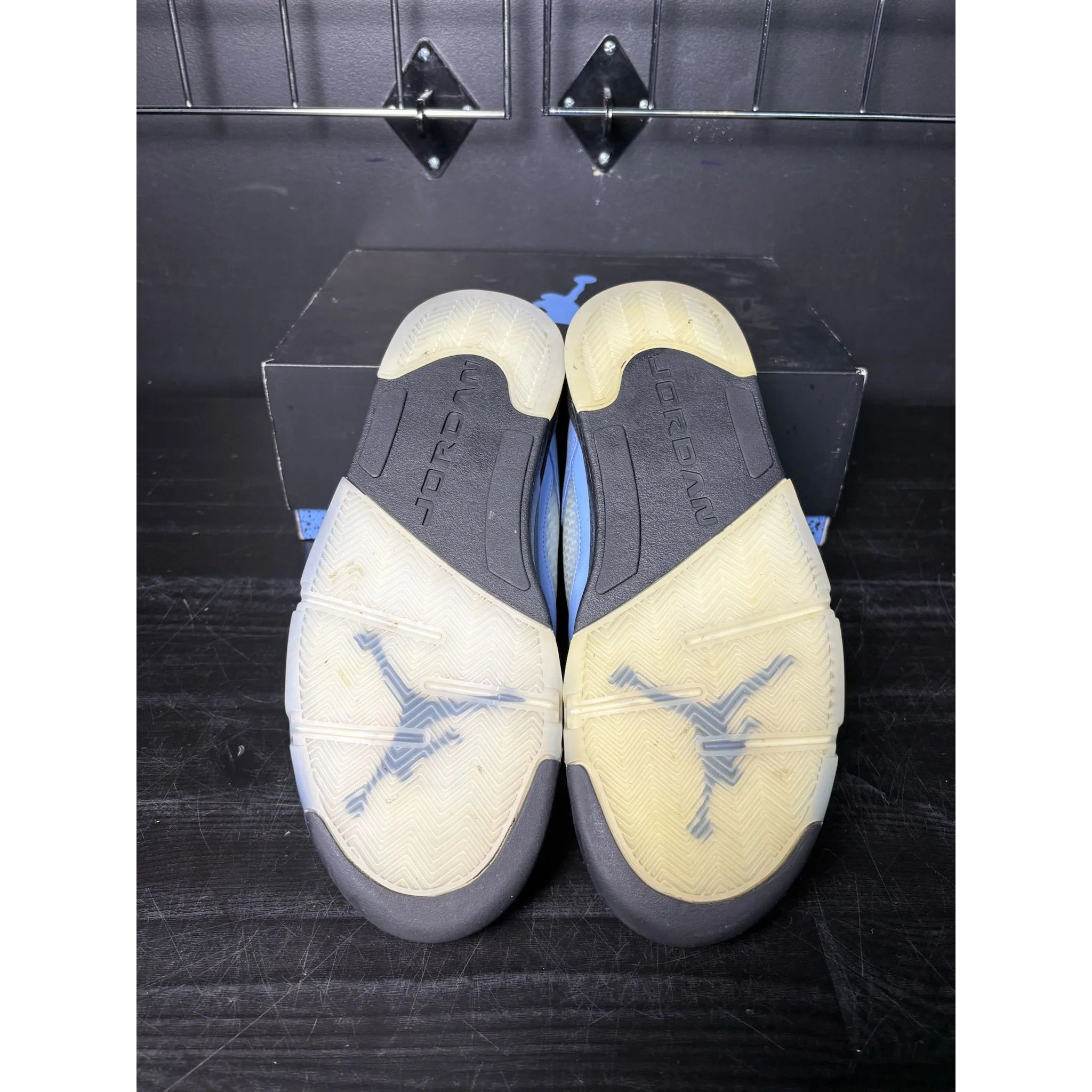 Jordan Brand Air Jordan 5 Retro "UNC University Blue" **PRE-OWNED** Size US 10 / EU 43 - 5 Thumbnail