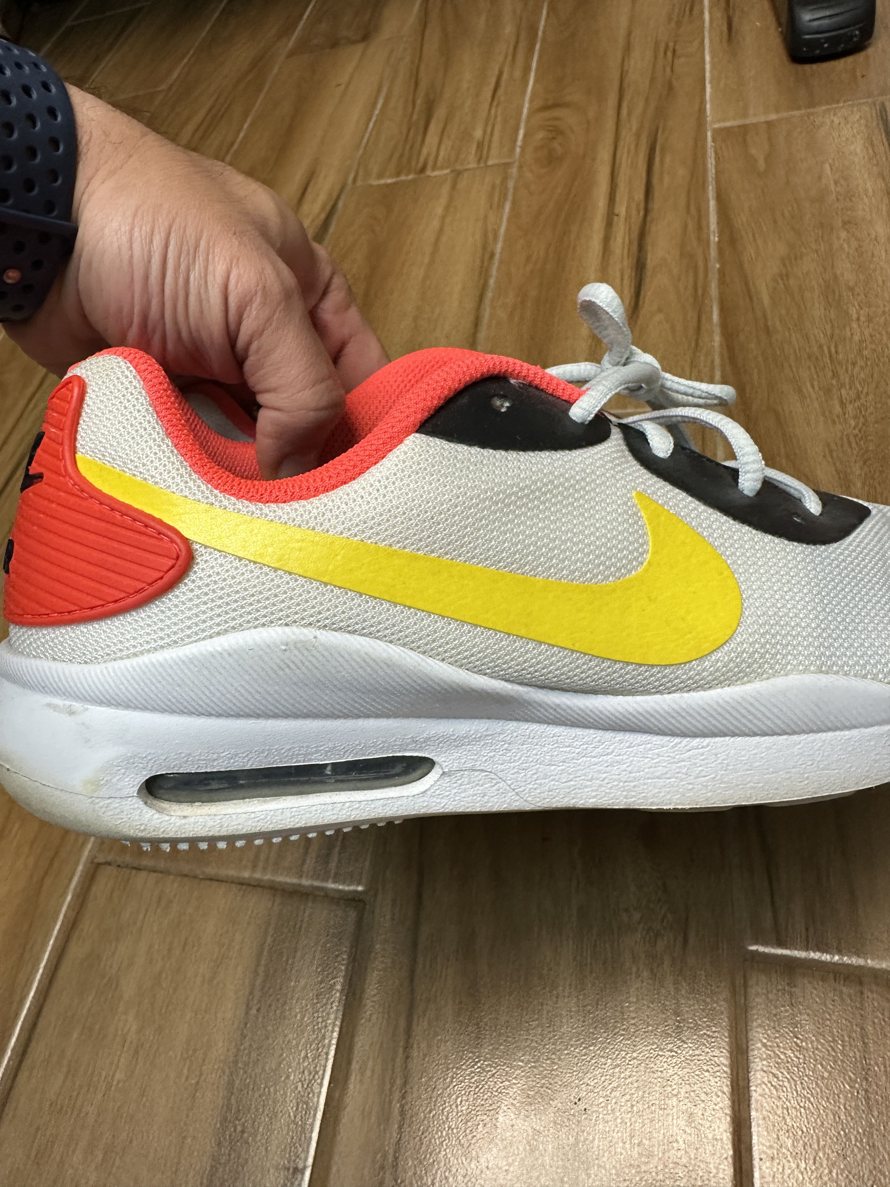 Nike Nike Air Max Oketo White/Bright Crimson/Chrome Yellow Size US 9 / EU 42 - 6 Thumbnail