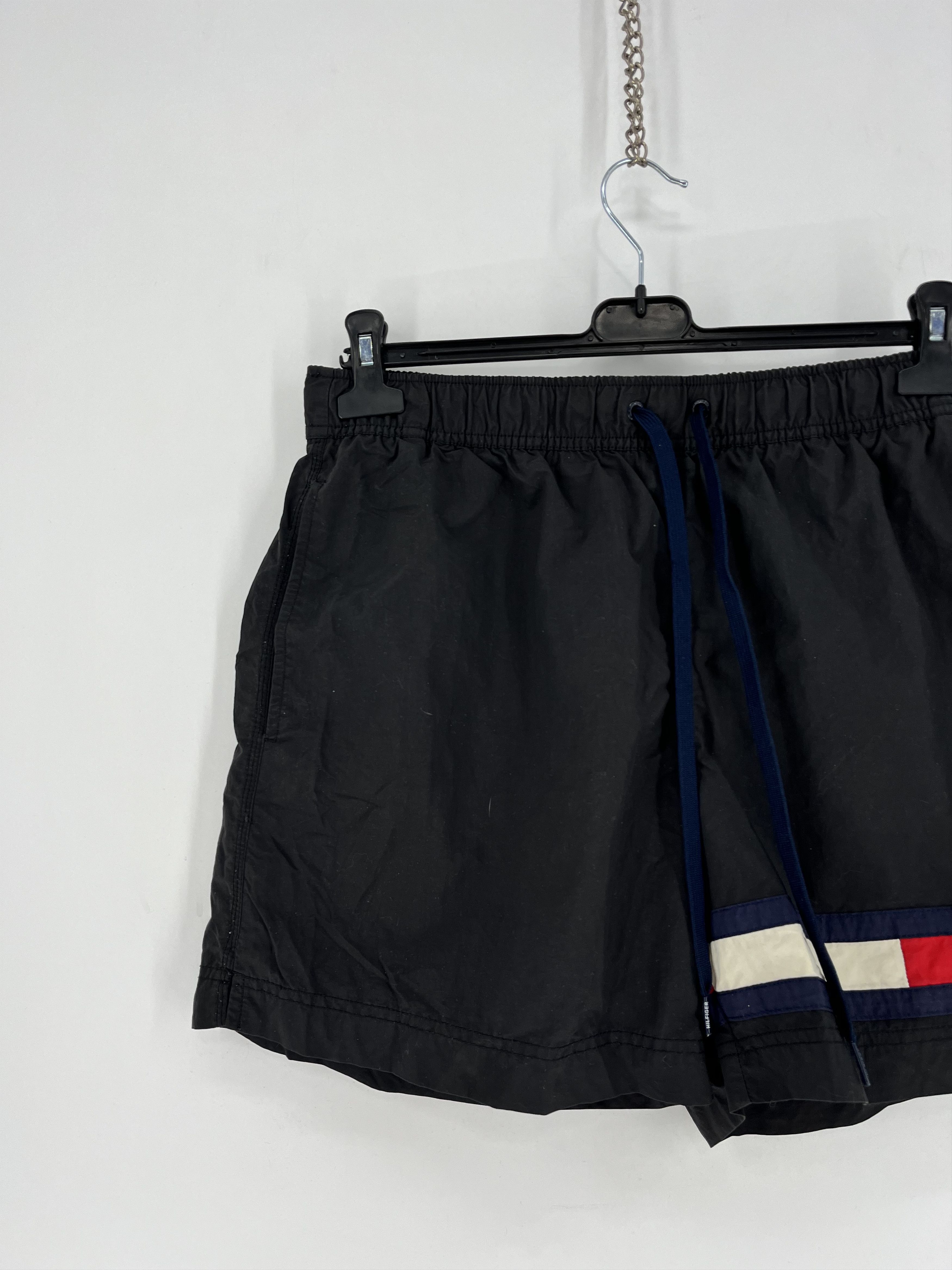 Tommy Hilfiger 90s Vintage Tommy Hilfiger Navy Nylon Big Logo Shorts Travis Size US 34 / EU 50 - 5 Thumbnail