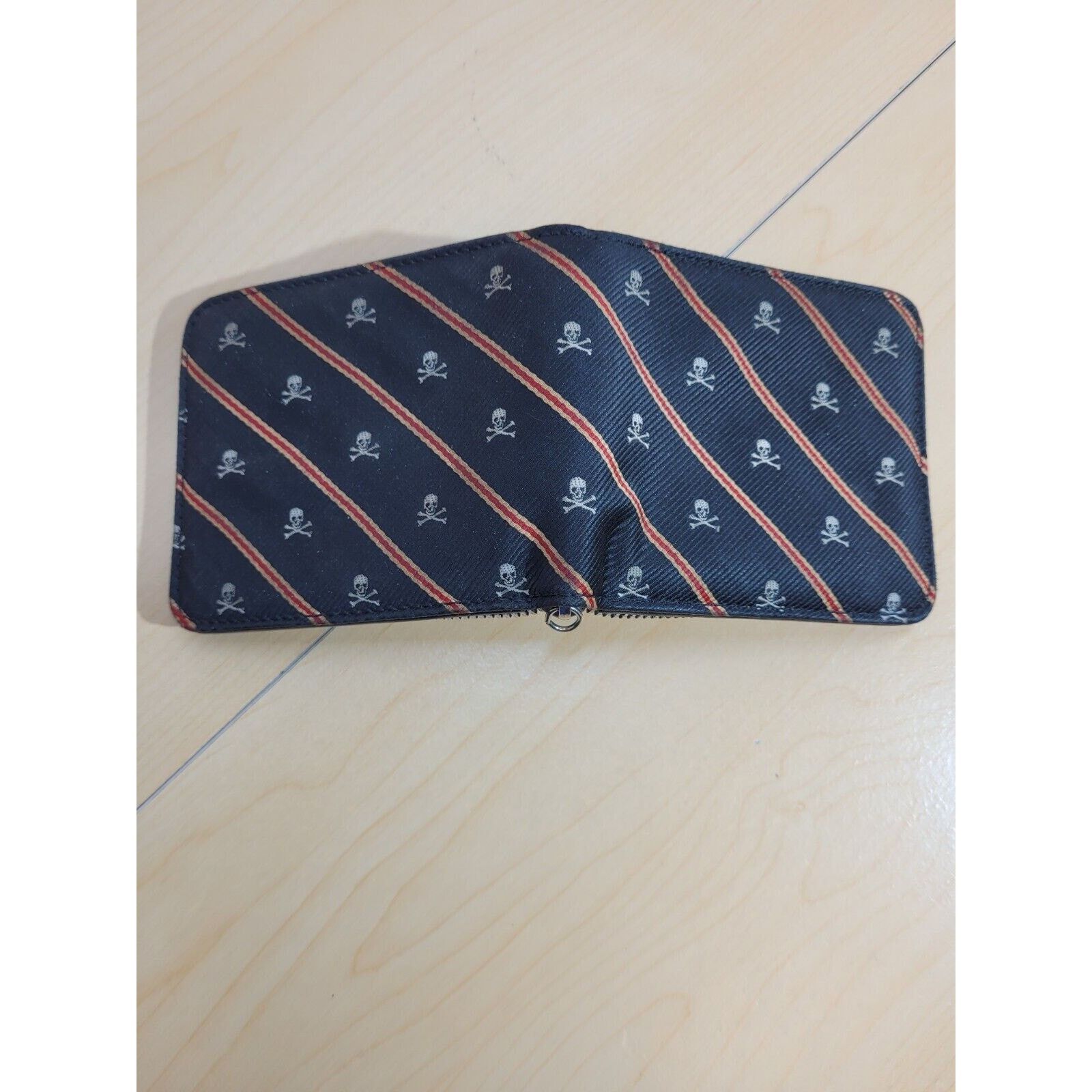 & Other Stories Skull & Crossbones Wallet with Zipper Blue and Red Stripe Size ONE SIZE - 4 Thumbnail