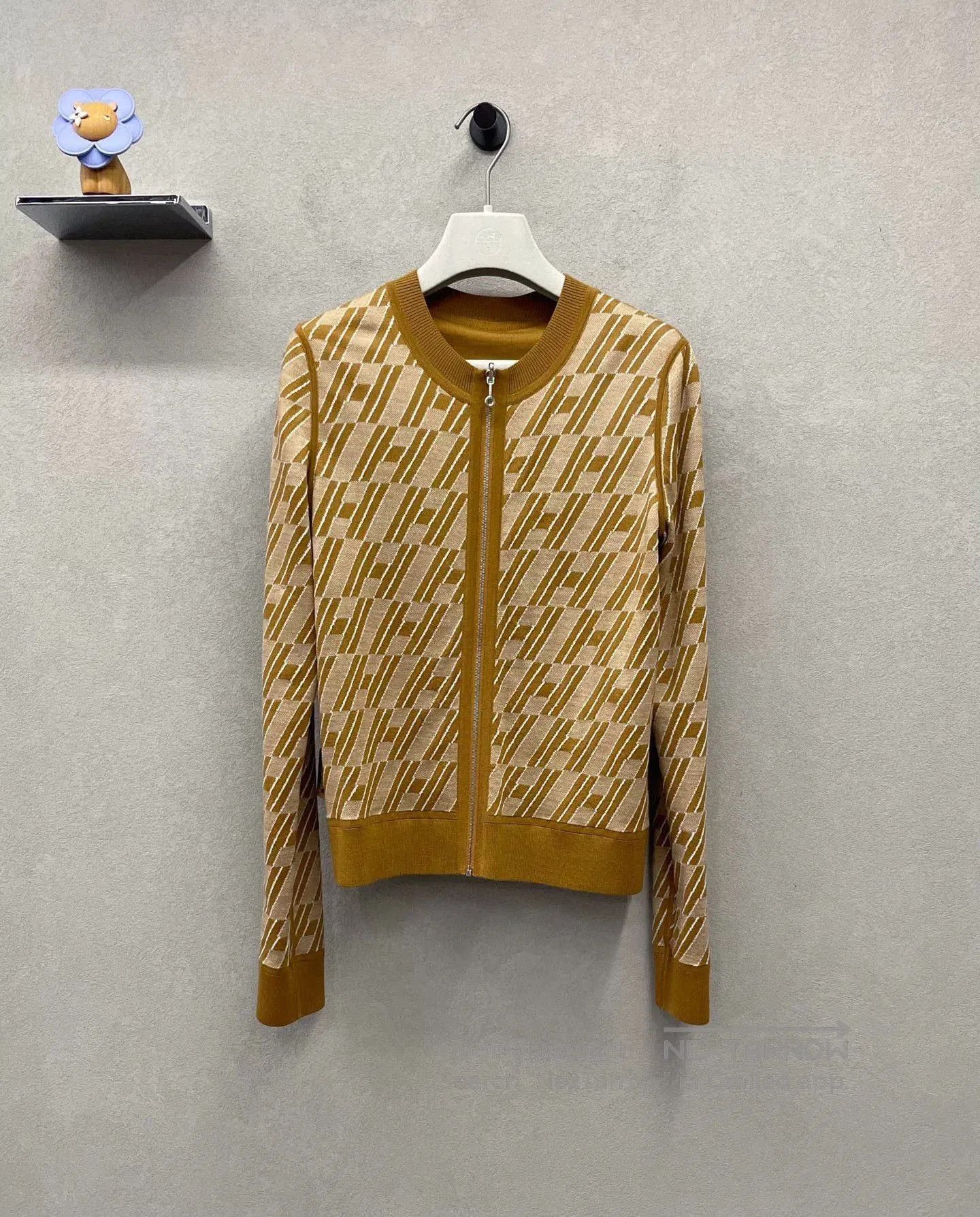 Hermes Hermes Caramel Zip-Up Cardigan. Size US S / EU 44-46 / 1 - 3 Thumbnail
