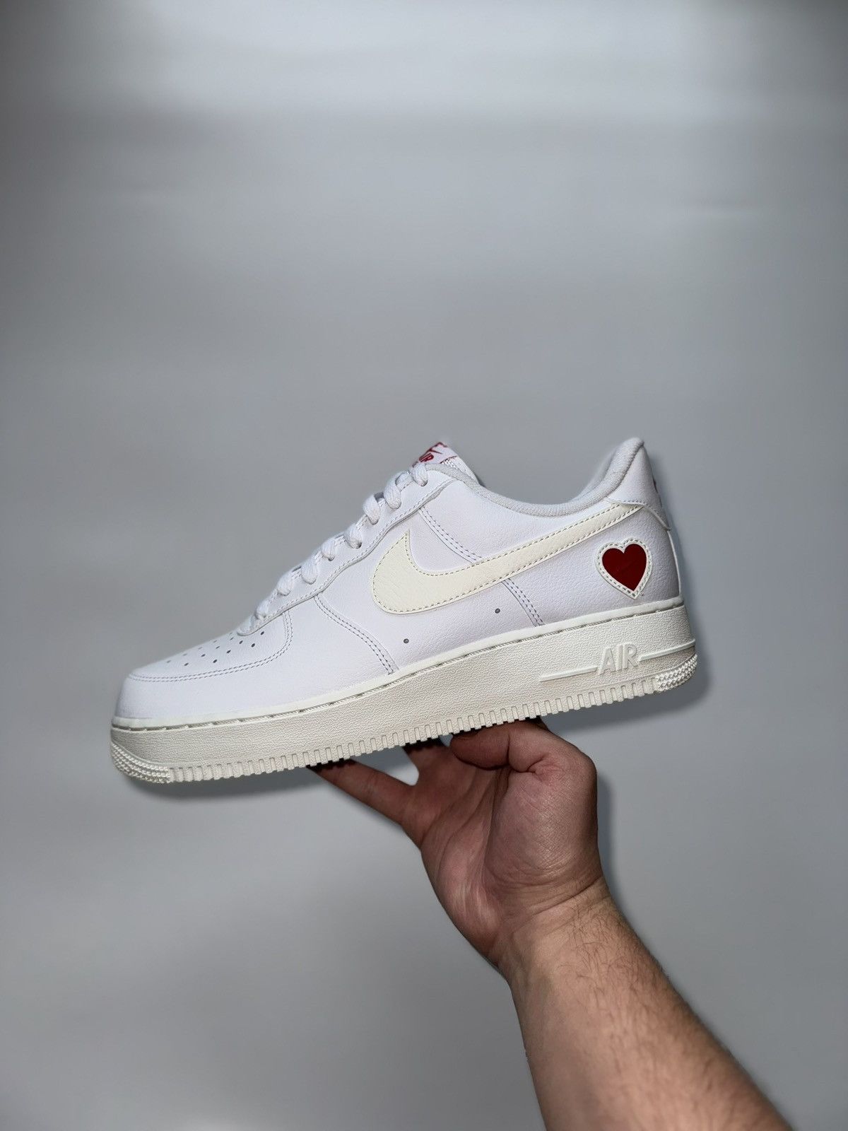 Nike Nike Air Force 1 Low Valentine’s Day sneakers Size US 9.5 / EU 42-43 - 1 Thumbnail