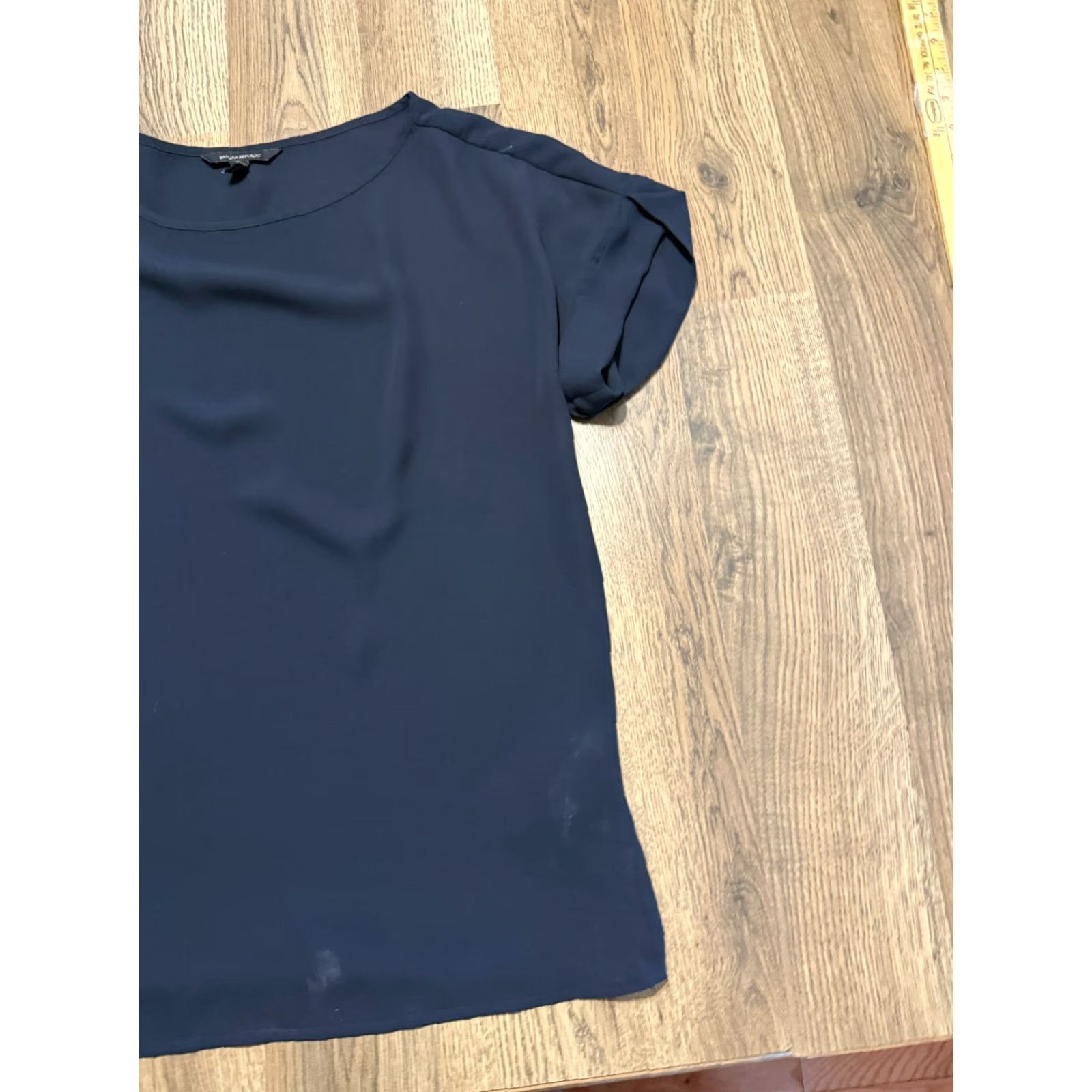 Banana Republic Banana Republic Blouse Women's XS Black Short Sleeve Casual Modern Classic Lightweight Size XS / US 0-2 / IT 36-38 - 4 Thumbnail
