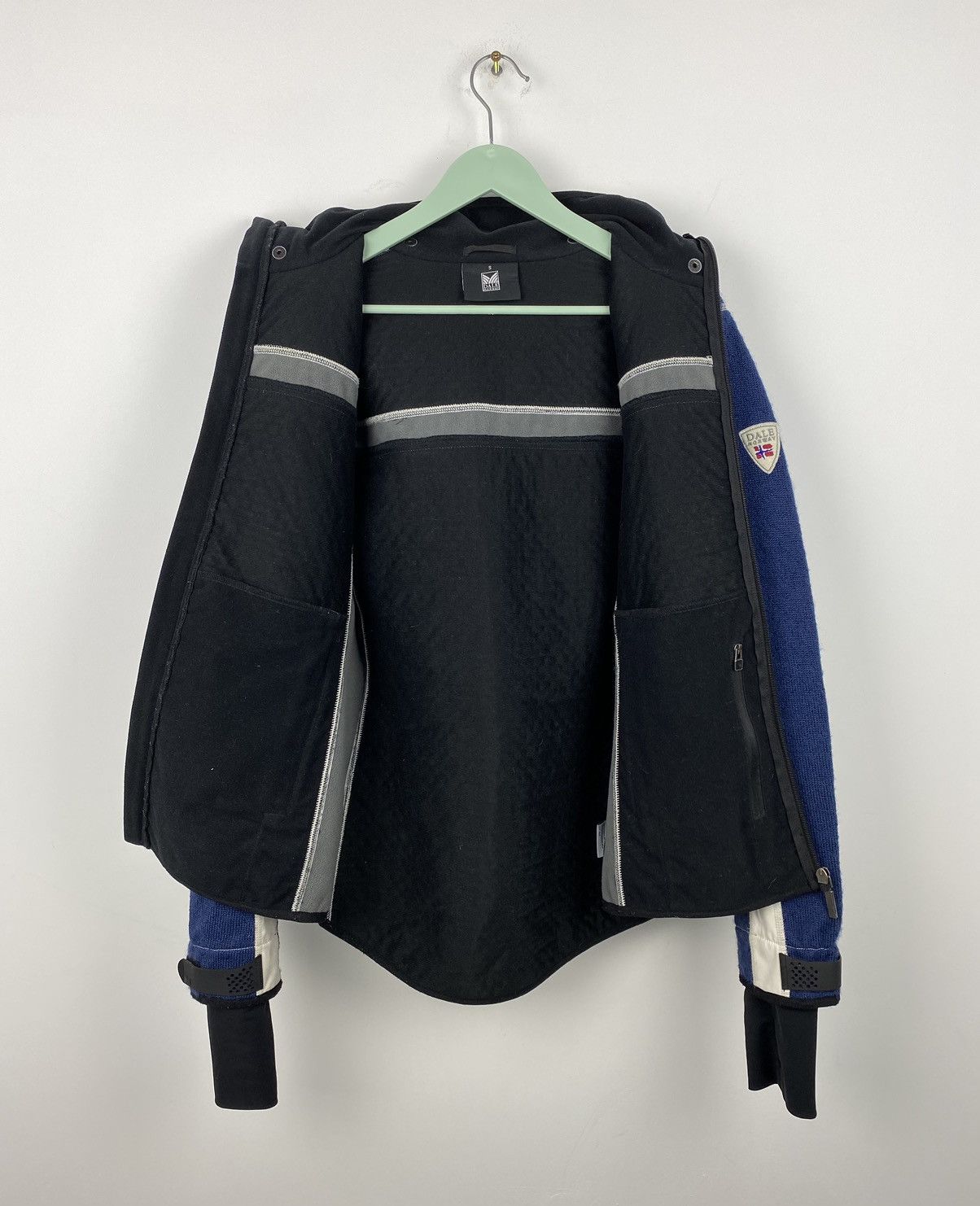 Dale Of Norway Dale of Norway Windstopper Jacket Oakley Arcteryx Size US S / EU 44-46 / 1 - 18 Thumbnail