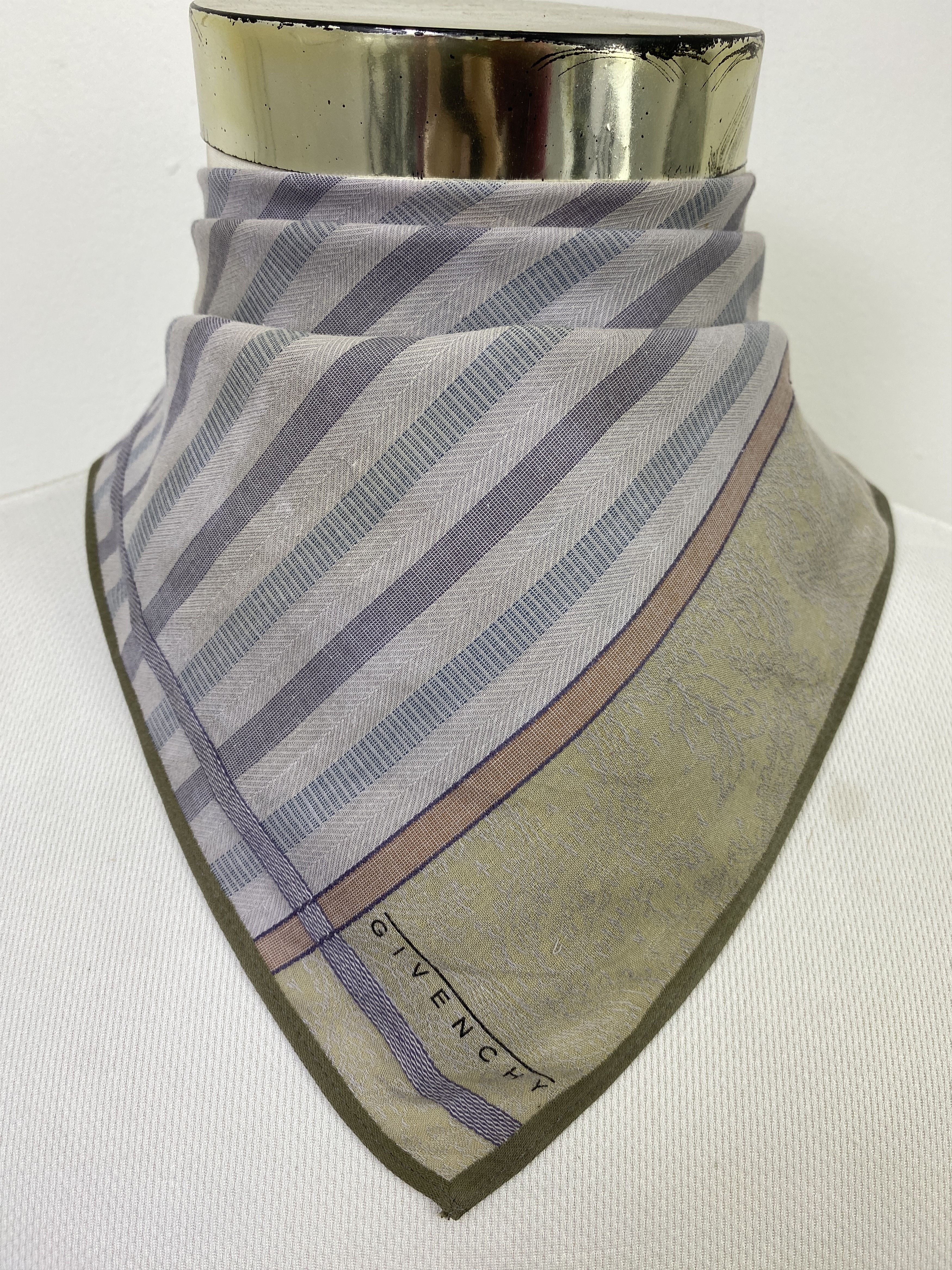Givenchy Vintage Givenchy Handkerchief / Neckerchief KT0219 Size ONE SIZE - 1 Thumbnail
