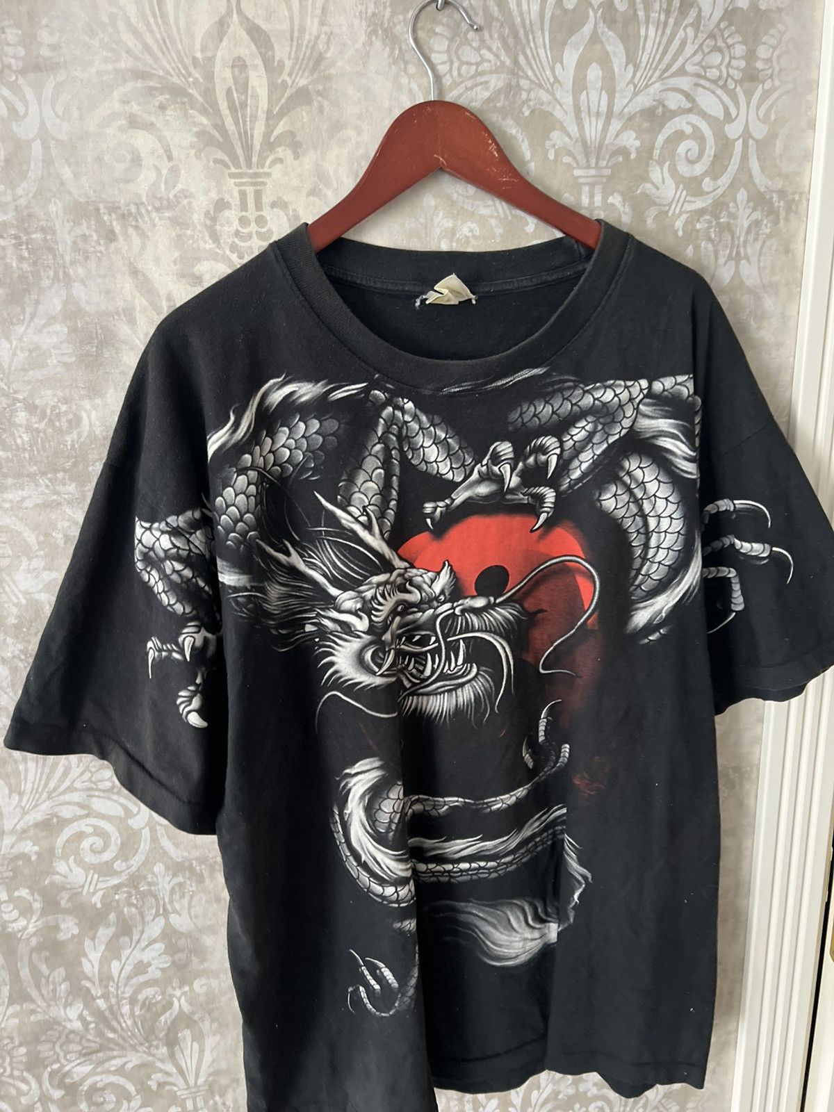 Vintage Vintage Y2K Dragon Graphic Tee Black Red Sun Japan Size US XXL / EU 58 / 5 - 2 Thumbnail