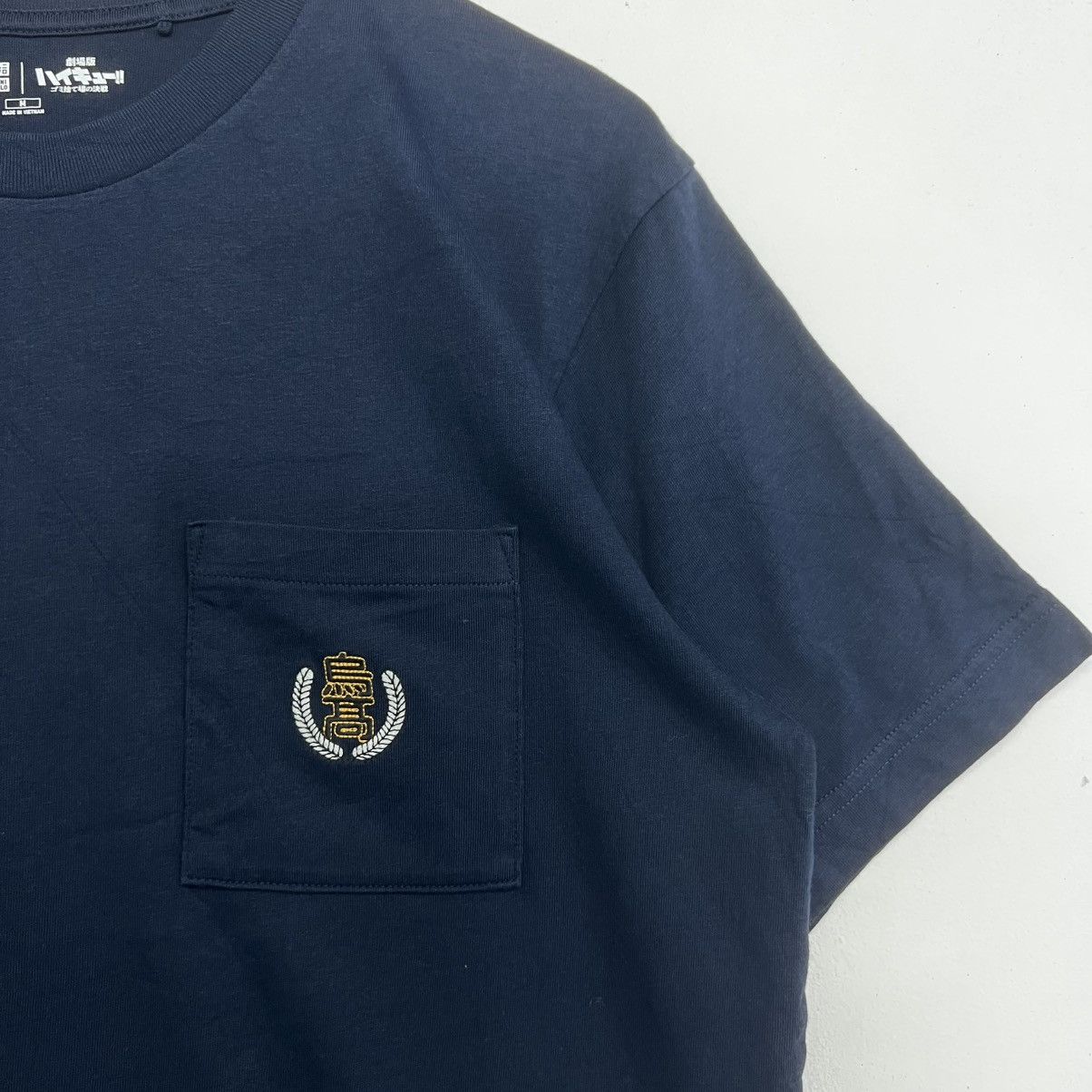 Uniqlo Uniqlo X Haikyuu Hinata Shoyo Anime Backhitt Tshirt Size US M / EU 48-50 / 2 - 5 Thumbnail