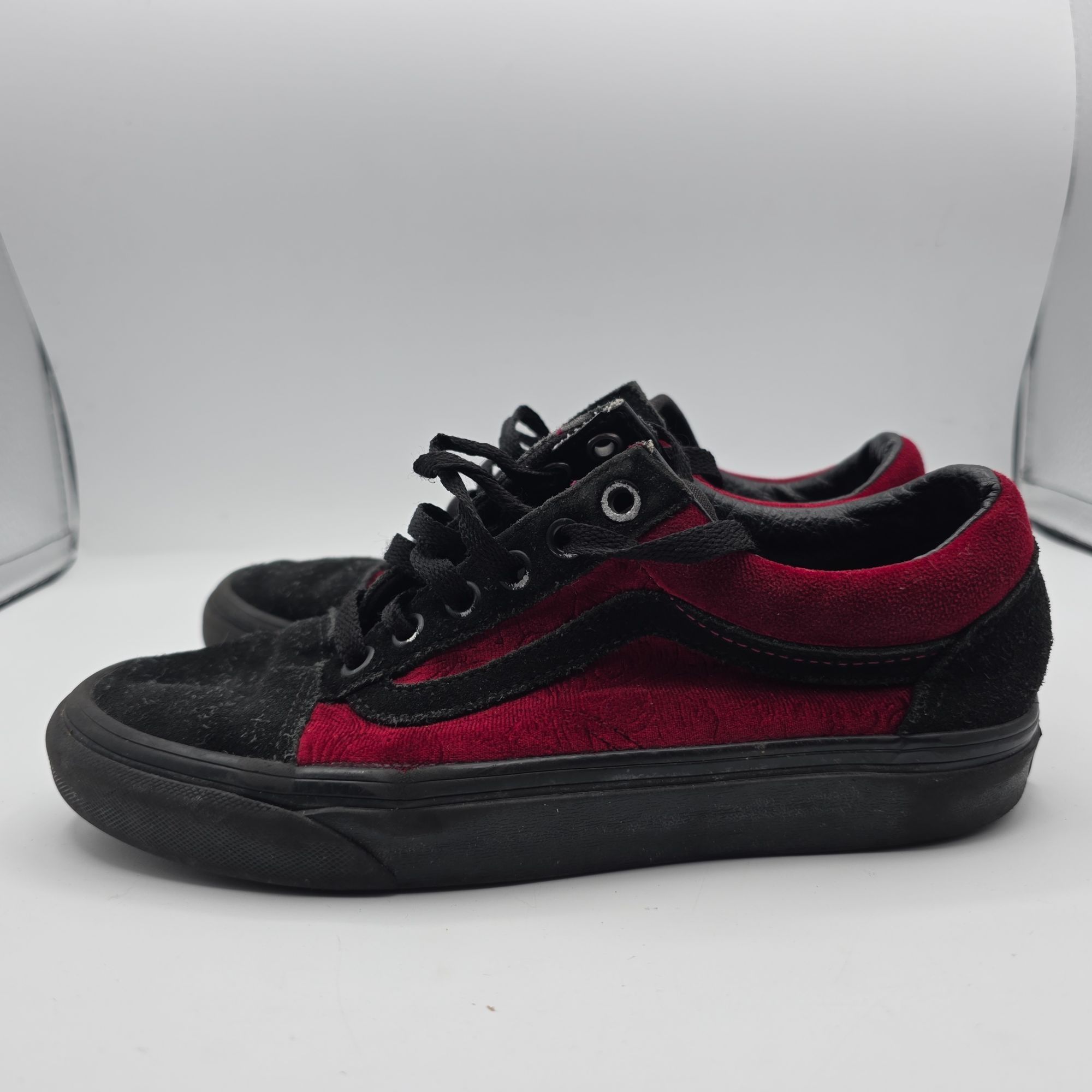 Vans Vans Old Skool Velvet Parisian Night Women Size 6 Red Black Size US 6 / IT 36 - 13 Thumbnail