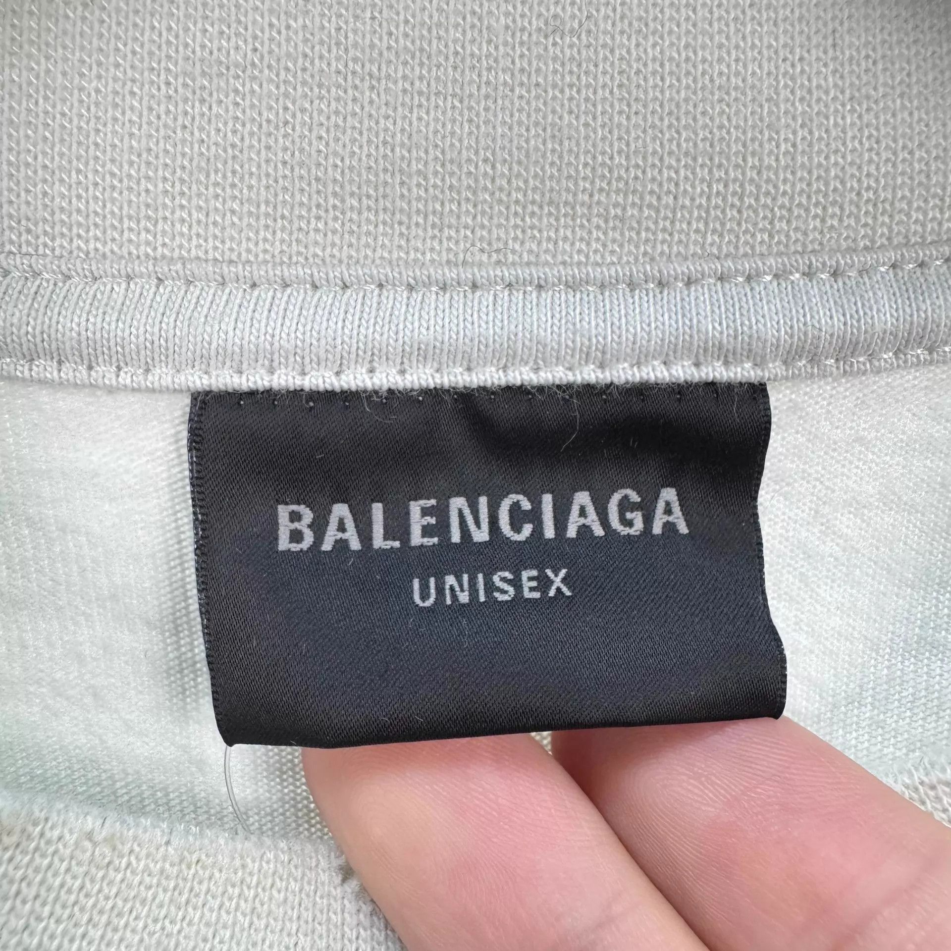 Balenciaga Balenciaga MU Embroidered Logo Distressed LS Size 2 Size US M / EU 48-50 / 2 - 5 Thumbnail