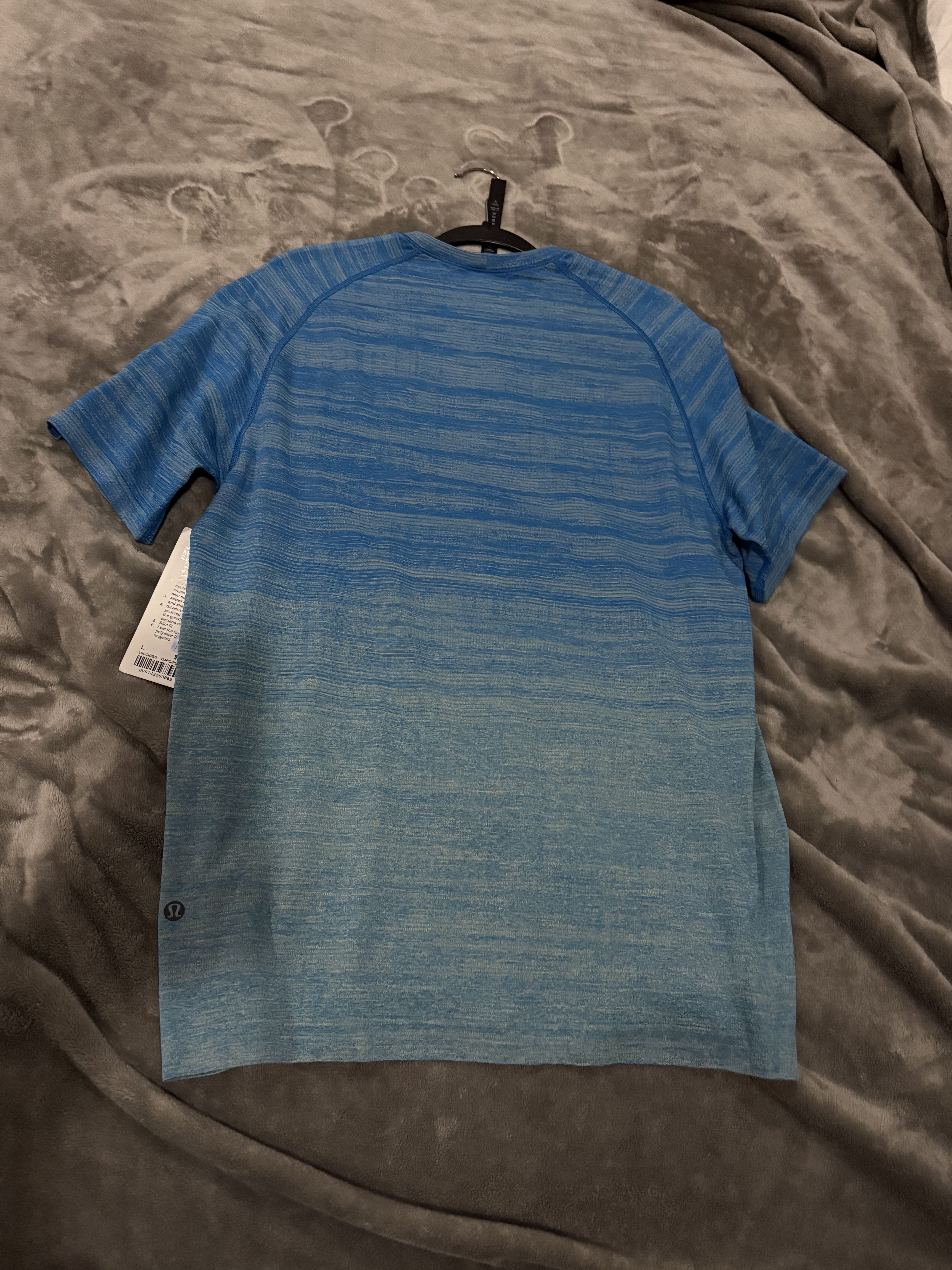 Lululemon Metal Vent Tech T Size US L / EU 52-54 / 3 - 2 Thumbnail
